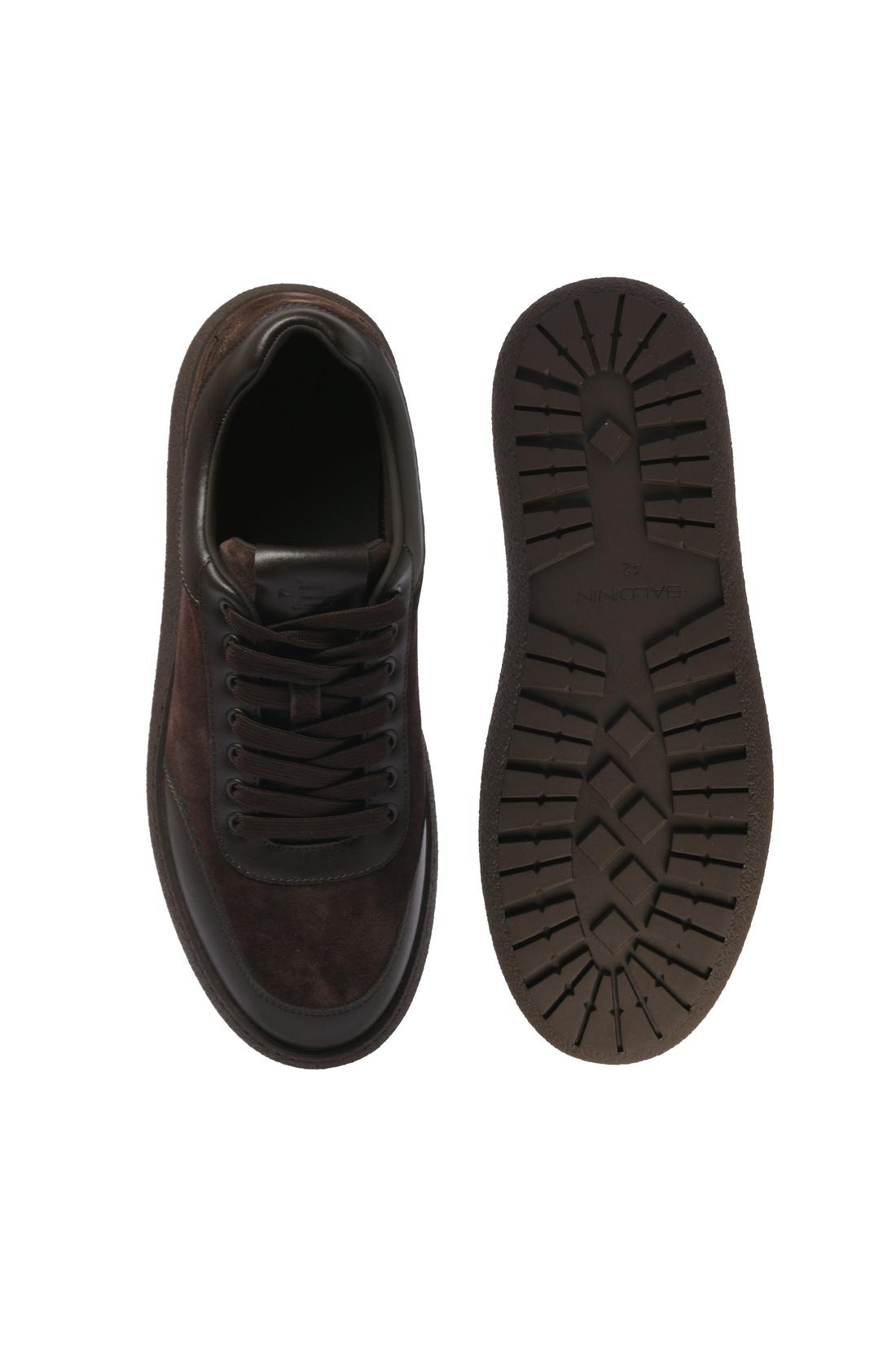 Dark brown suede sneaker