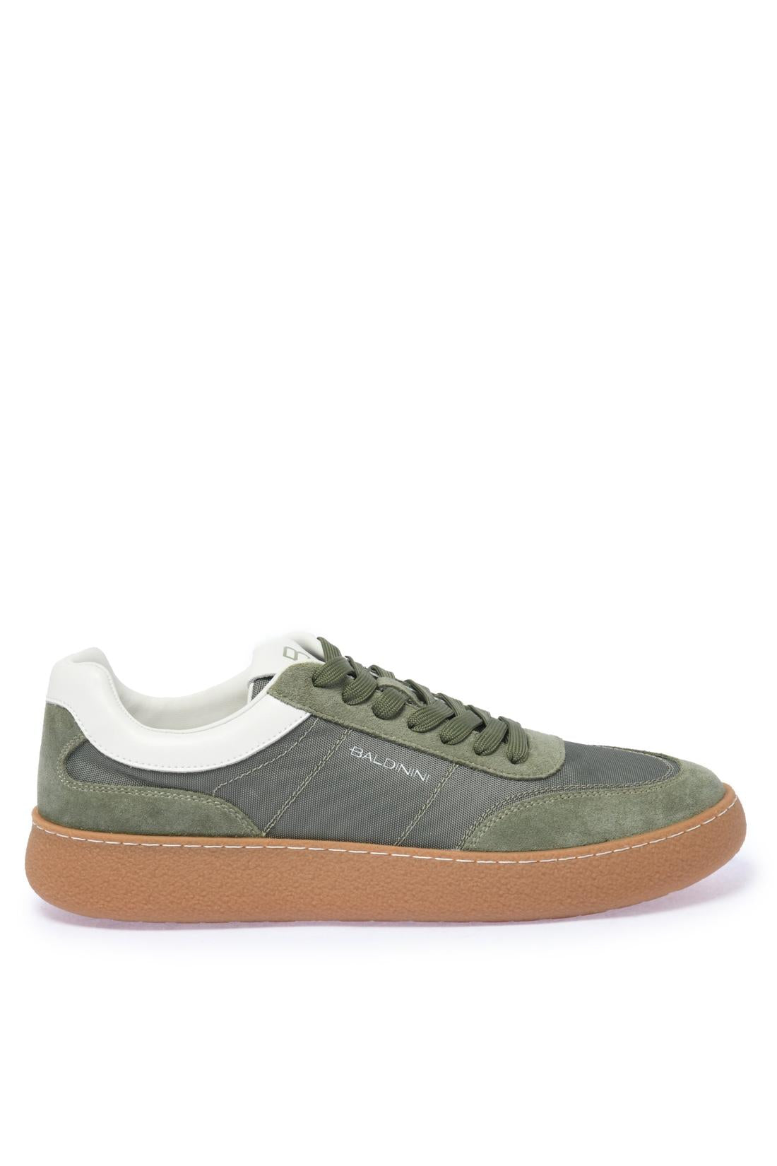 Sneaker in green suede and fabric