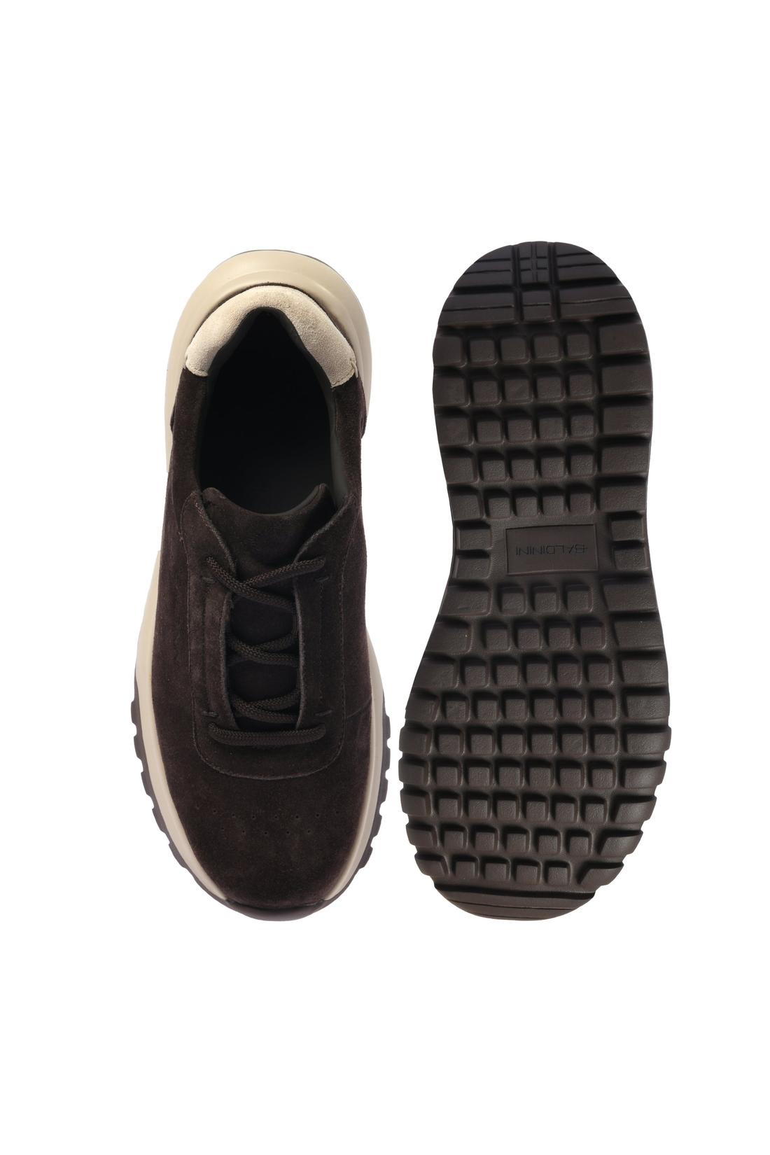 Dark brown suede sneaker
