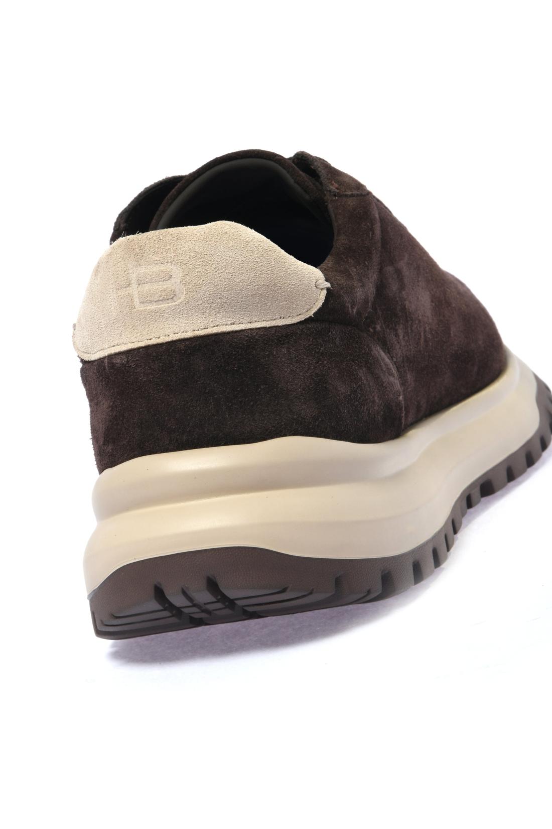 Dark brown suede sneaker