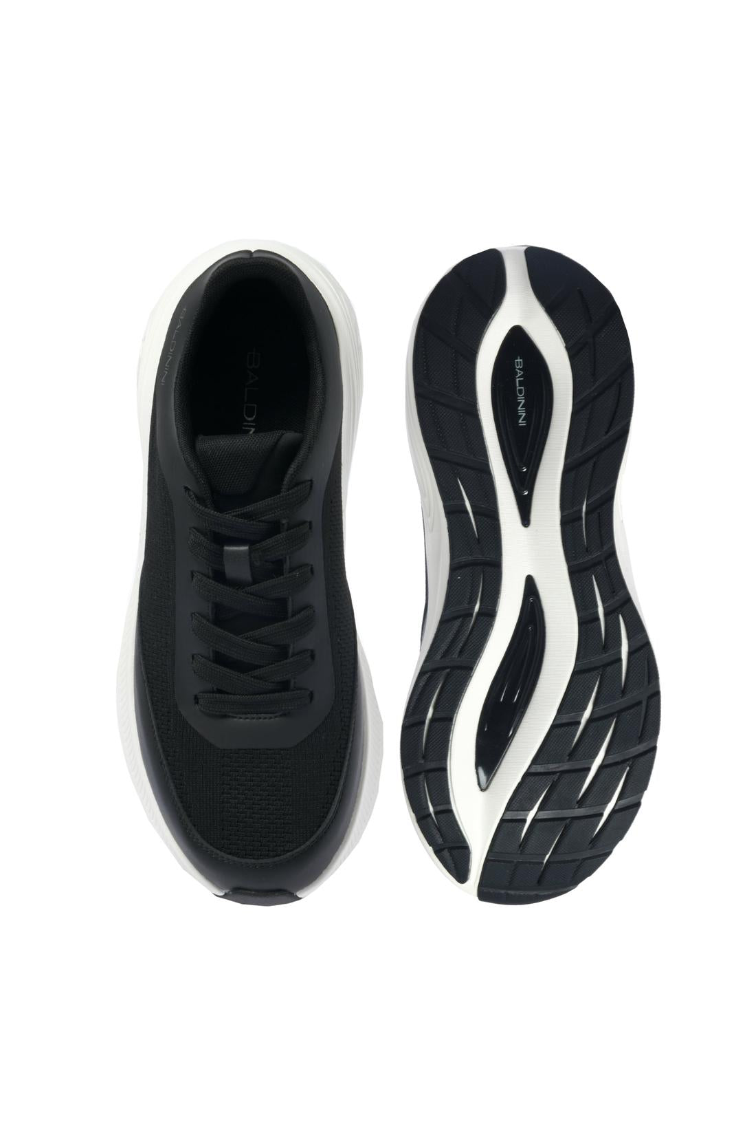 Sneaker in leather and black fabric