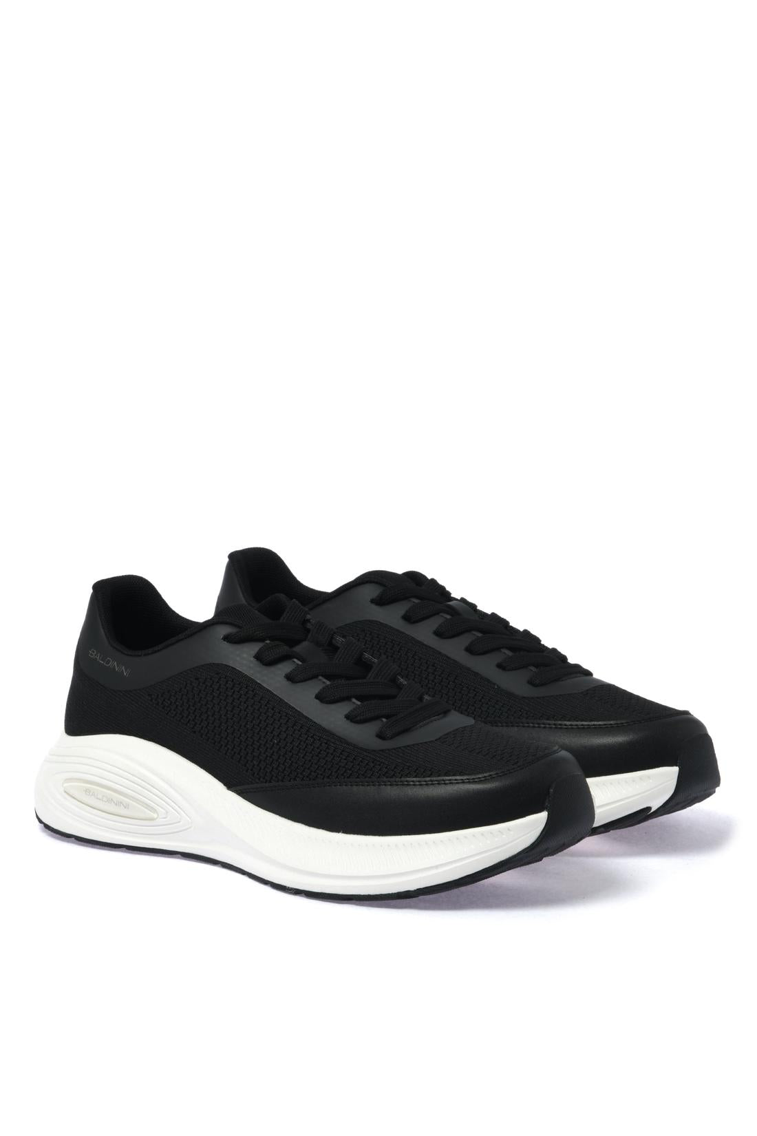 Sneaker in leather and black fabric
