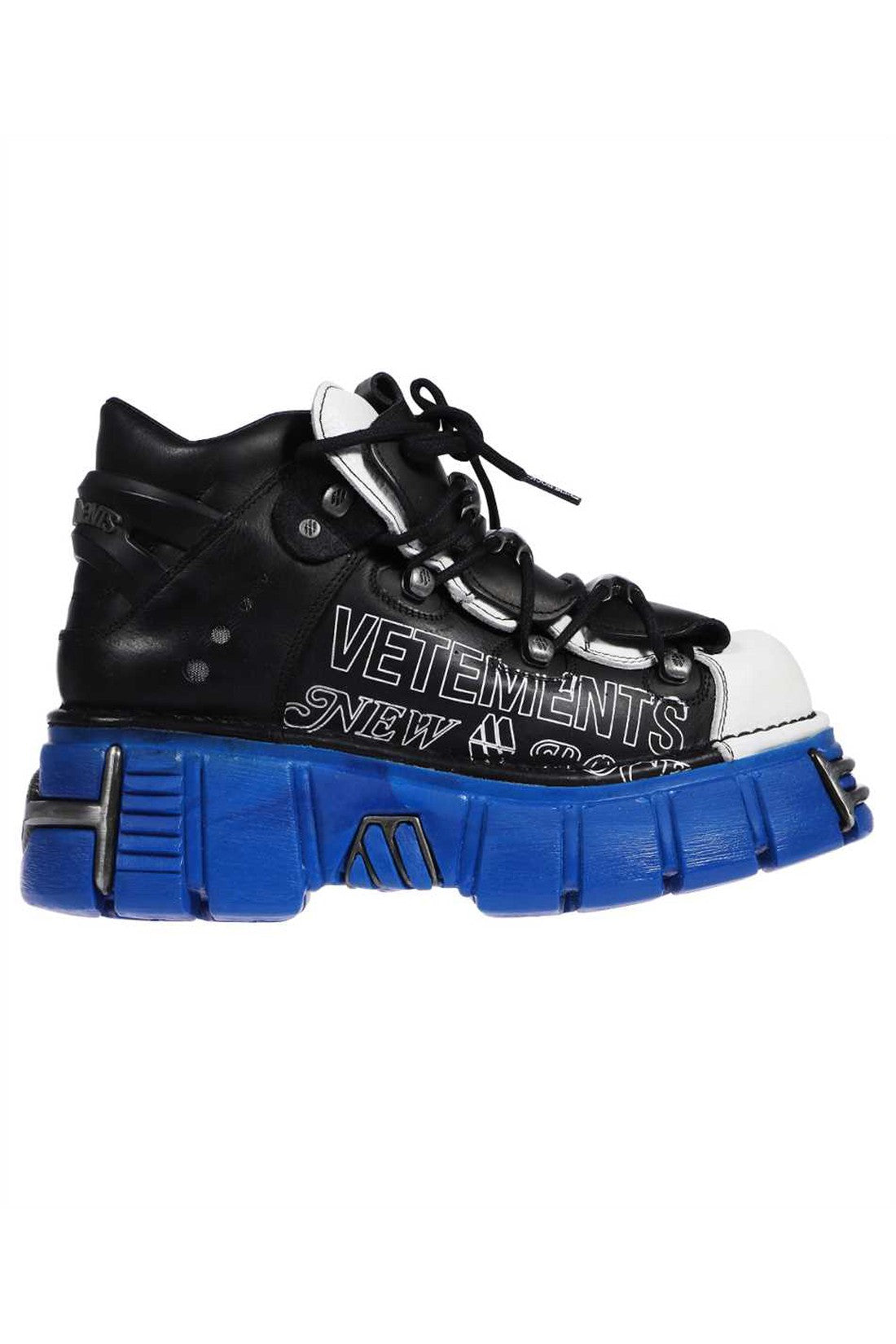 Leather platform sneakers