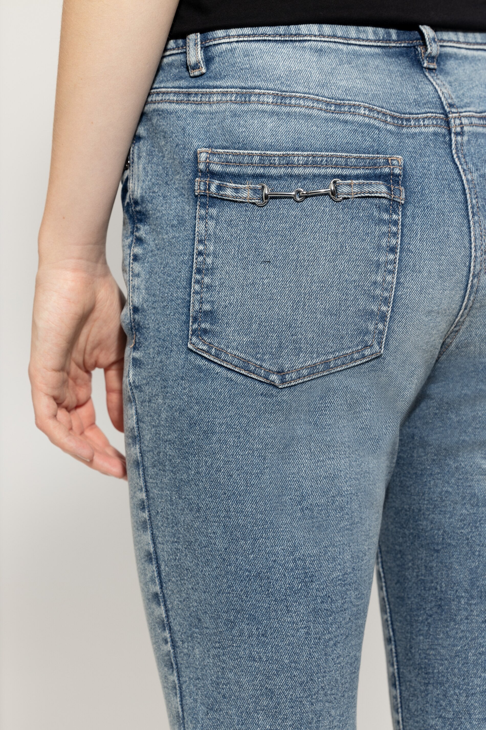 Luisa Cerano-Vintage-Babyflare-Denim-Hosen-Black-Deal-Outlet-by-ARCHIVIST