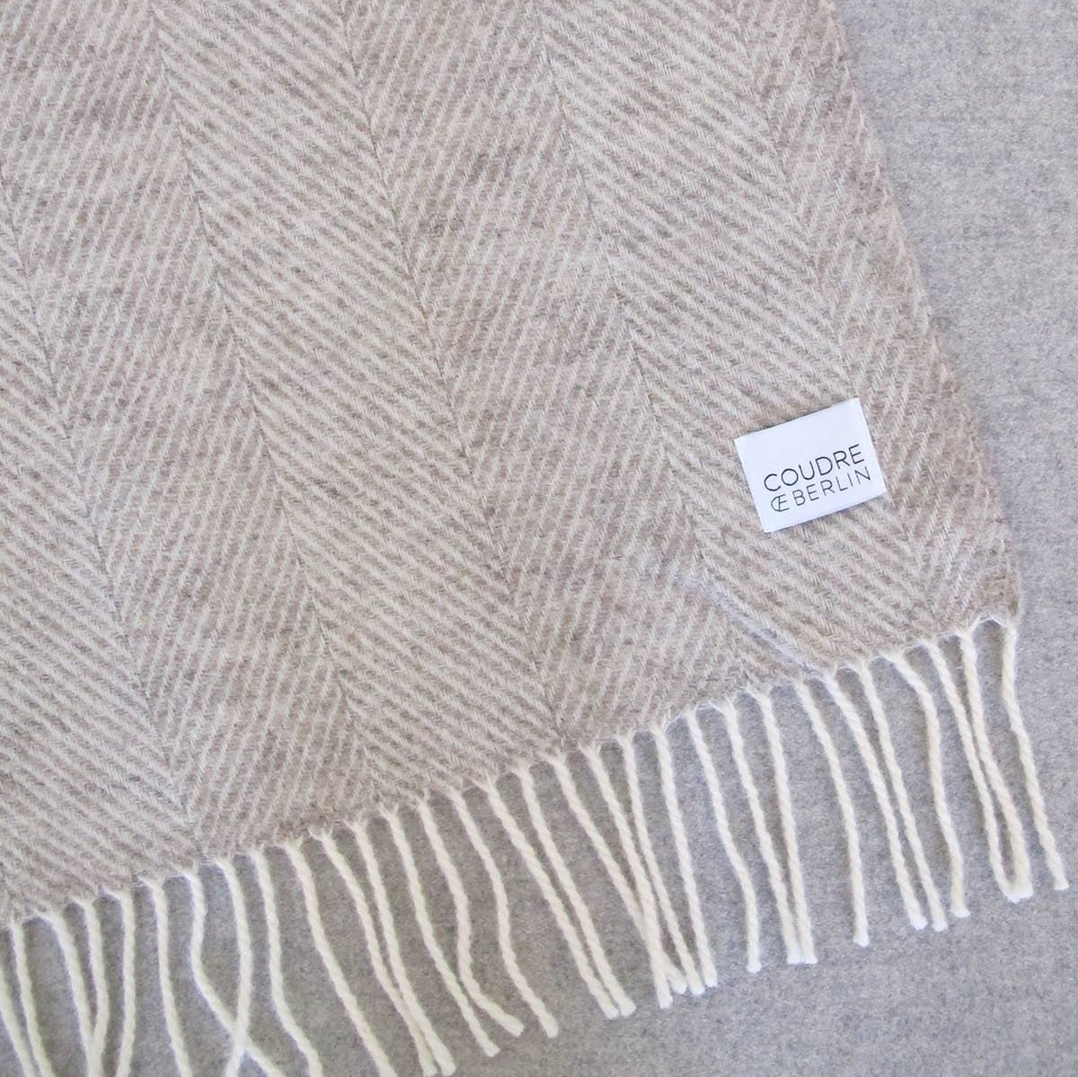 Verdancia-Wolldecke / Kuscheldecke - limestone - hellbeige - Fischgrat - 100% Schurwolle-Decke-Black-Deal-Outlet-by-ARCHIVIST