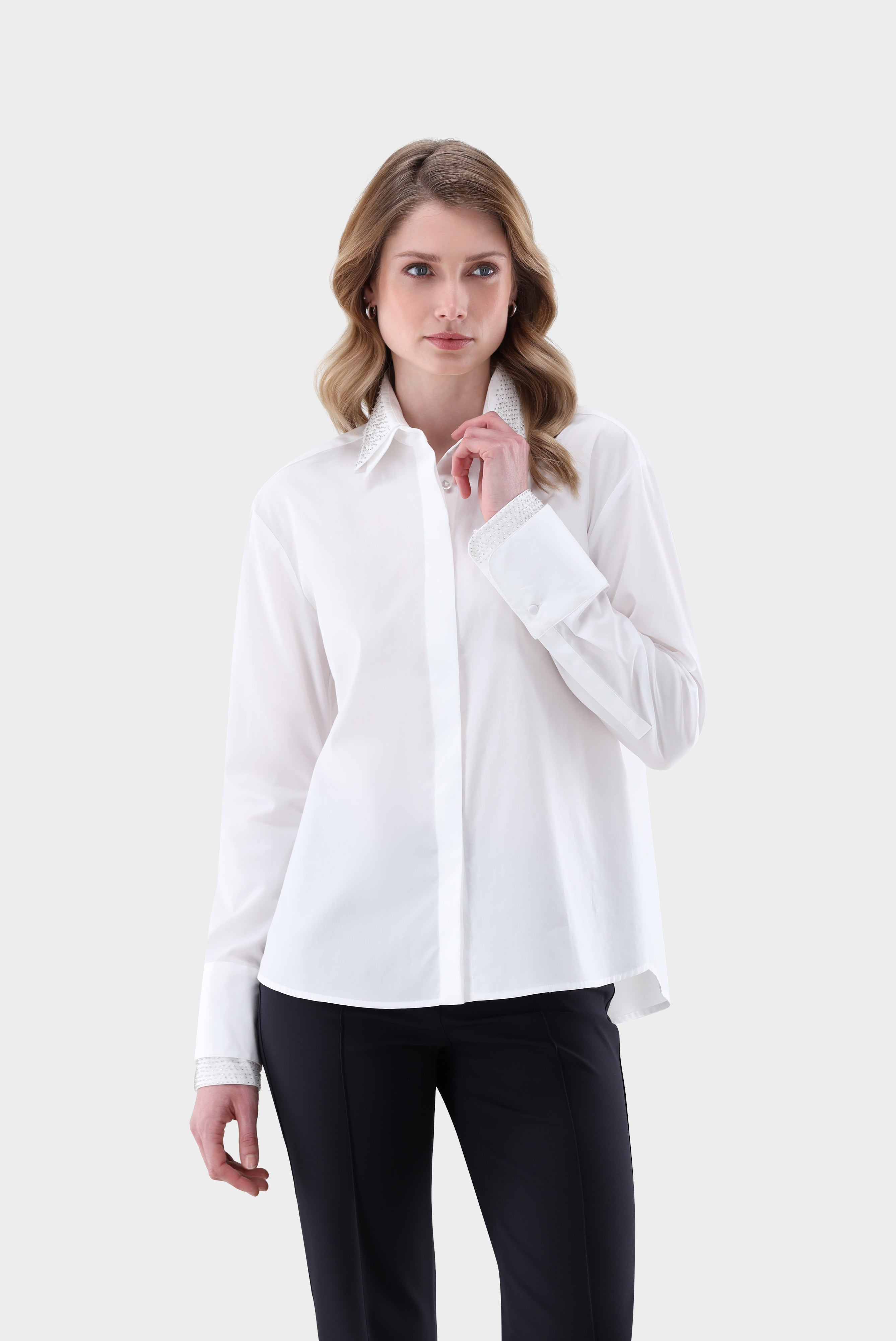 Hemdbluse | mit Perlen an Kragen und Manschetten