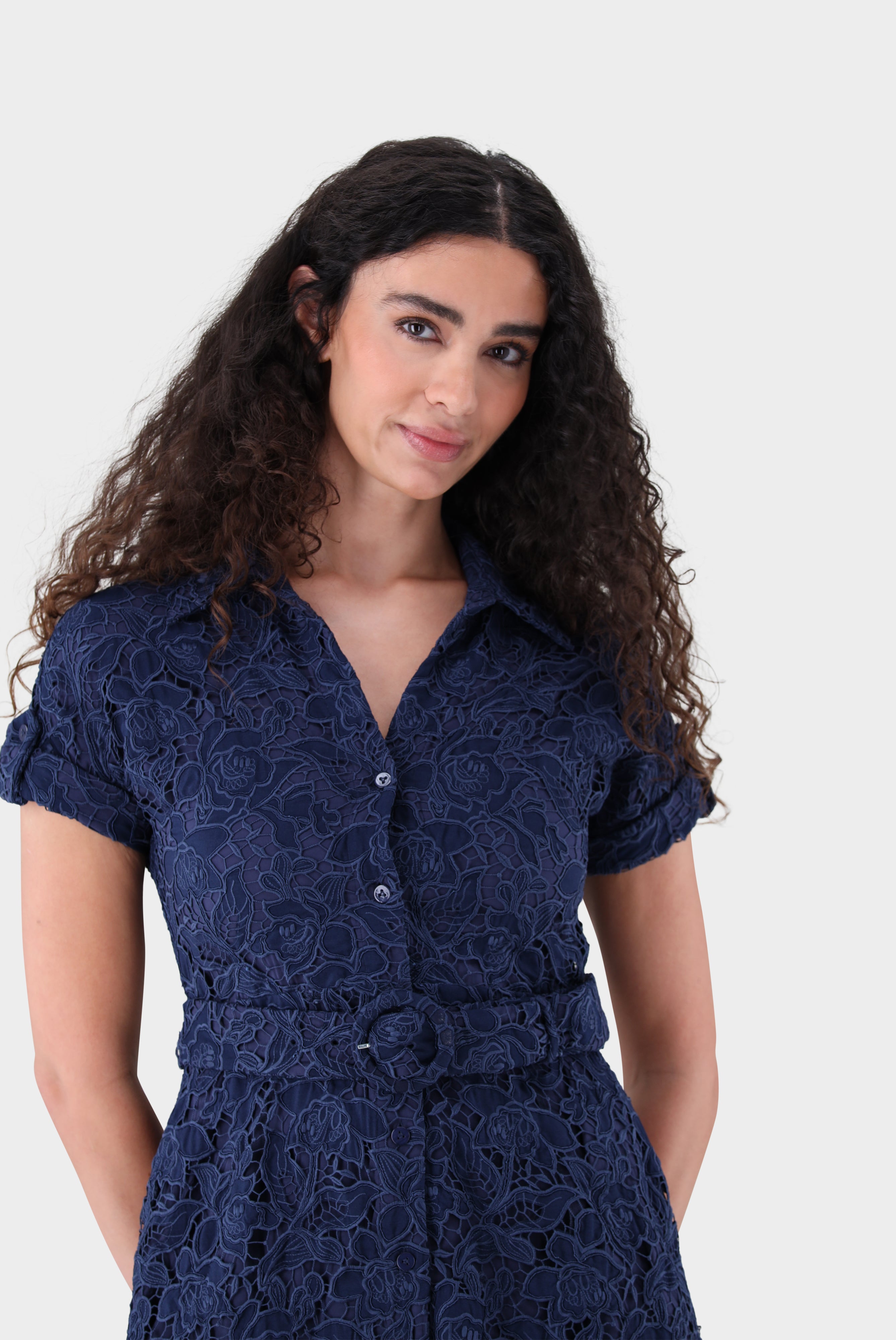Midi-Hemdblusenkleid | aus weicher Spitze