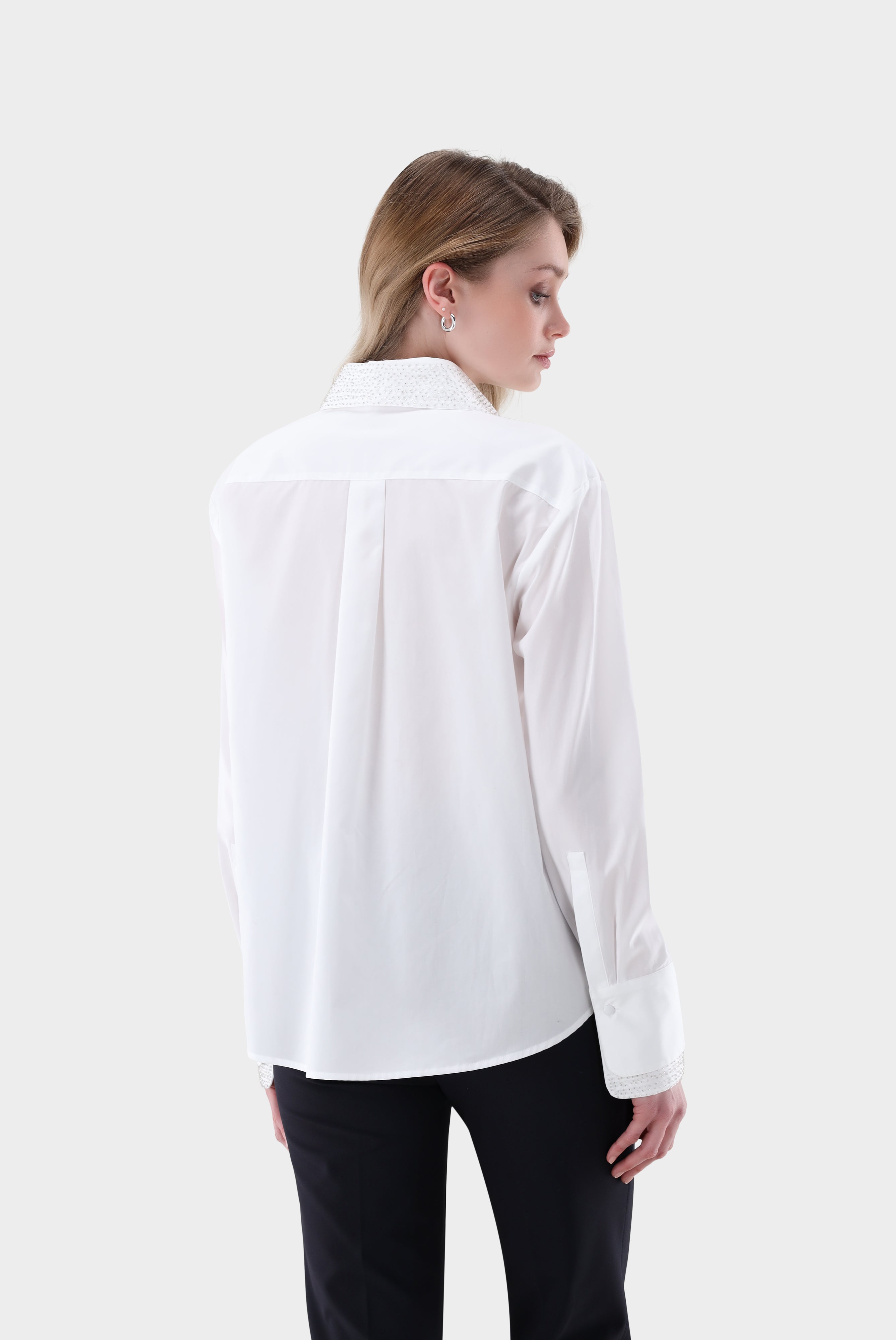 Hemdbluse | mit Perlen an Kragen und Manschetten
