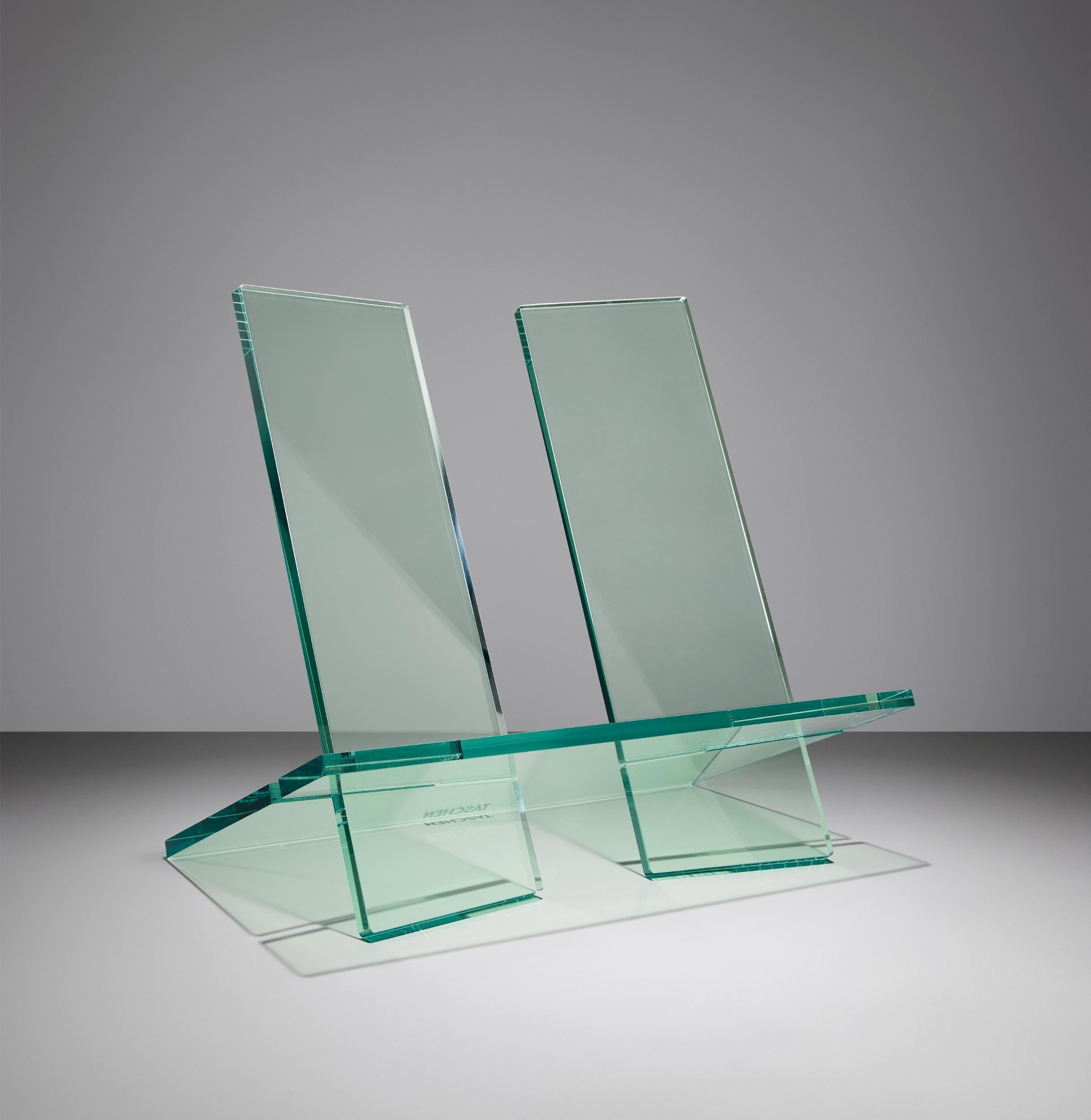 Taschen-Bookstand. Extra-Large. Crystal Green-Art-Black-Deal-Outlet-by-ARCHIVIST