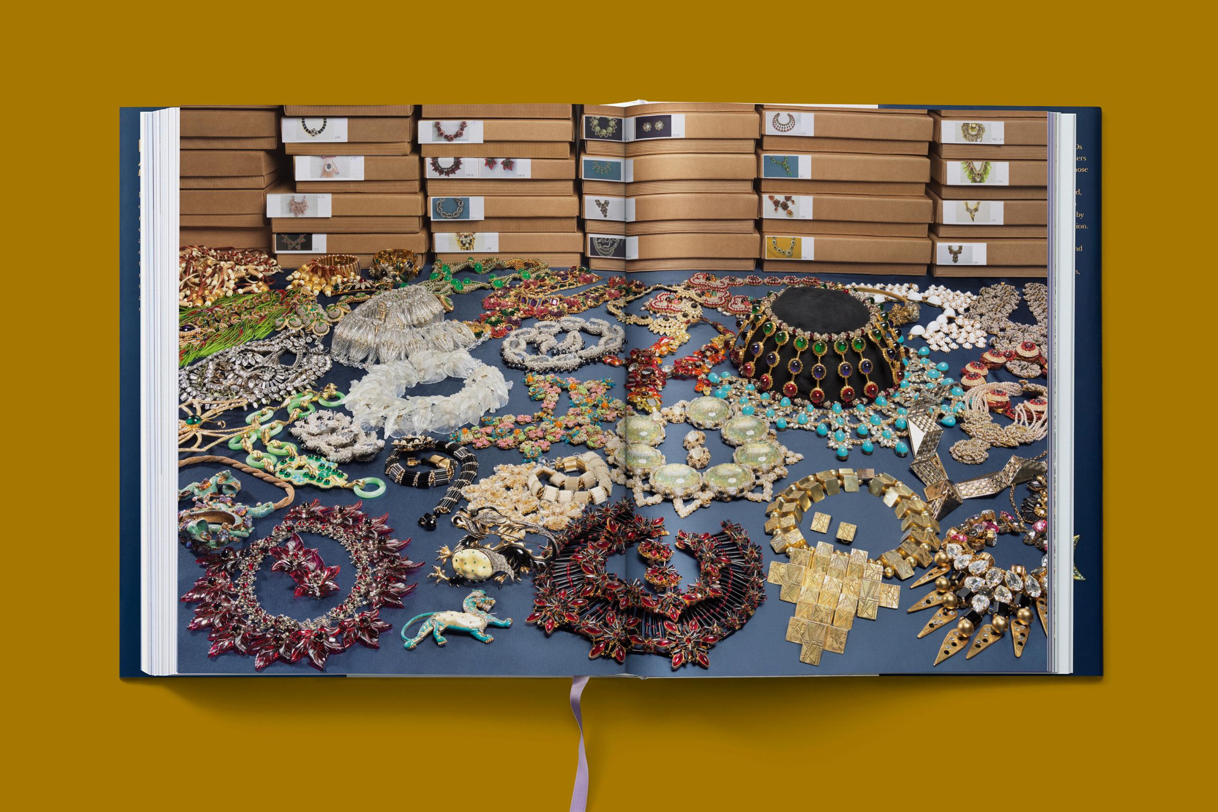 Taschen-Costume Jewelry (German, French, English)-Fashion-Black-Deal-Outlet-by-ARCHIVIST