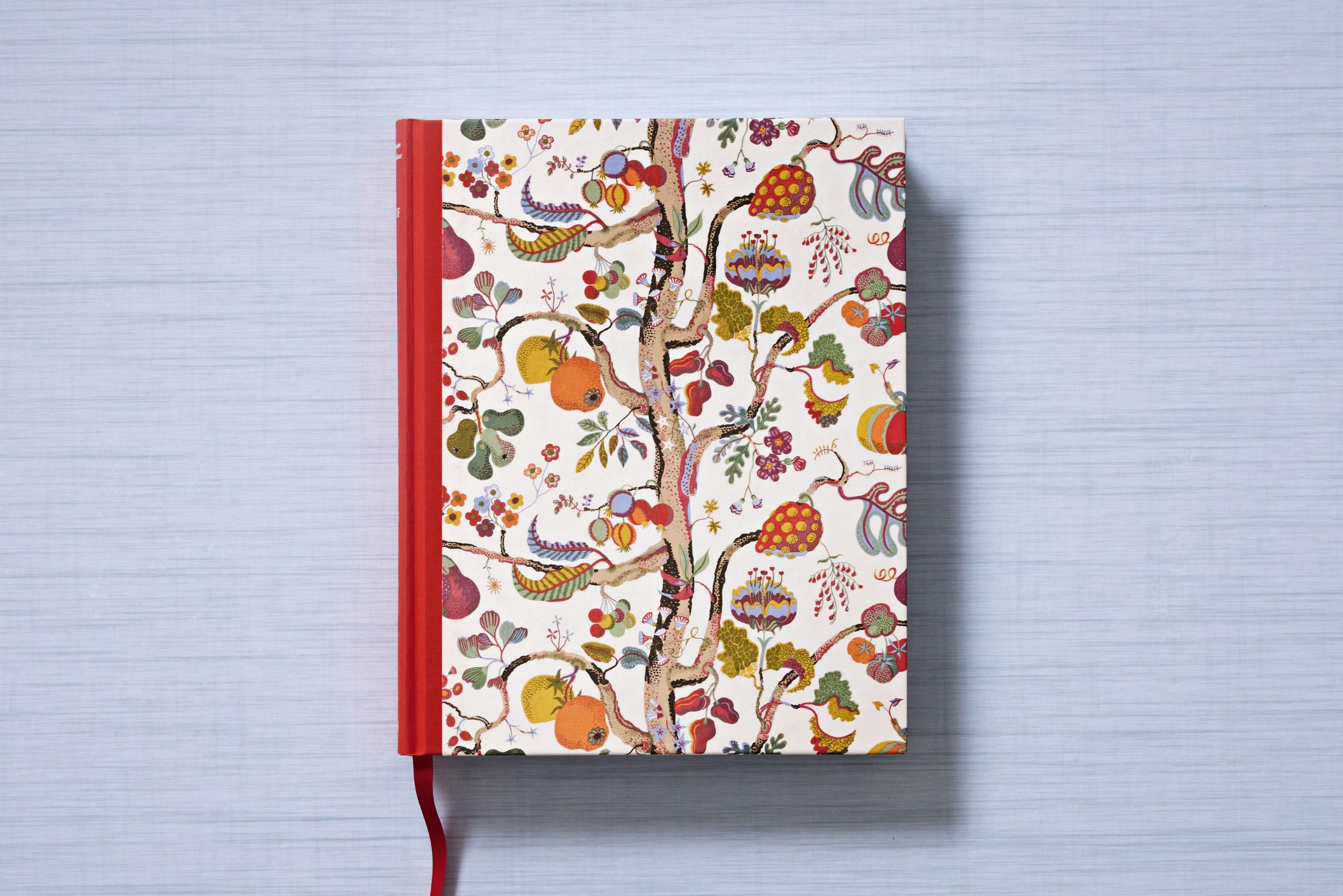 Taschen-The Book of Printed Fabrics. From the 16th century until today (German, French, English)-Fashion-Black-Deal-Outlet-by-ARCHIVIST