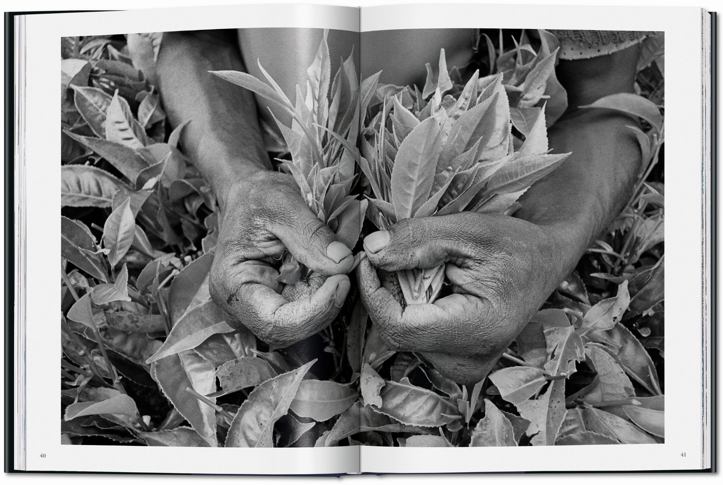 Taschen-Sebastião Salgado. La main de l'homme. Une archéologie de l'ère industrielle (French)-Photography-Black-Deal-Outlet-by-ARCHIVIST
