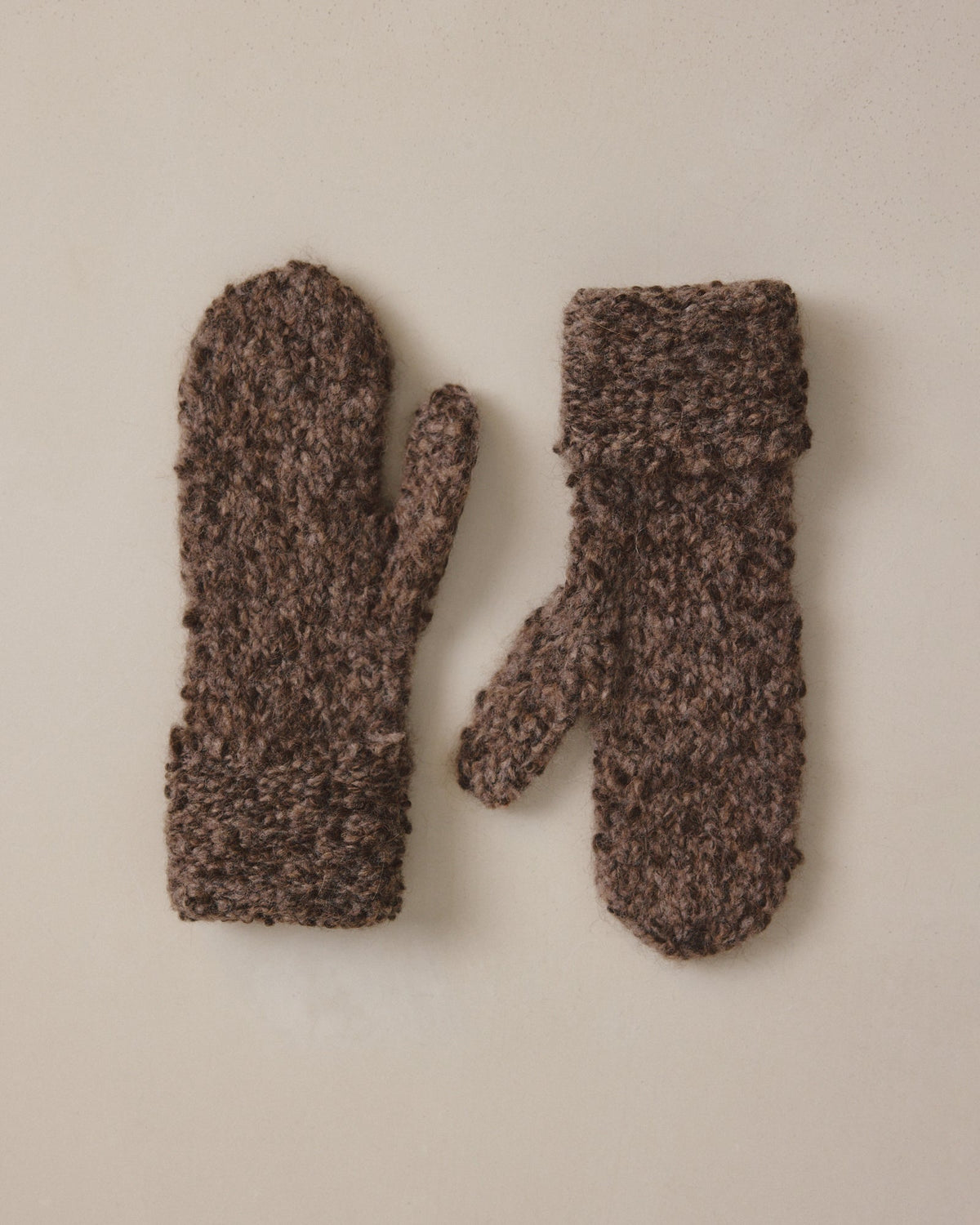 Fäustlinge NIL - by Aylin Koenig