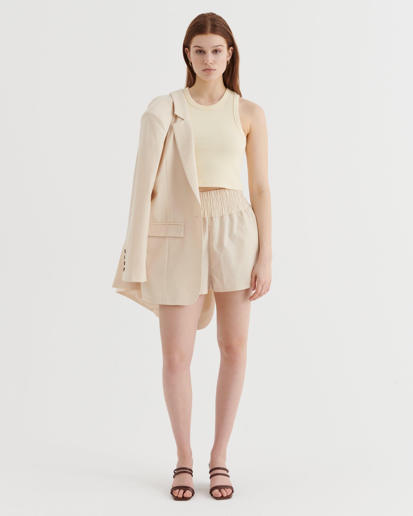 Heel EVE - by Aylin Koenig