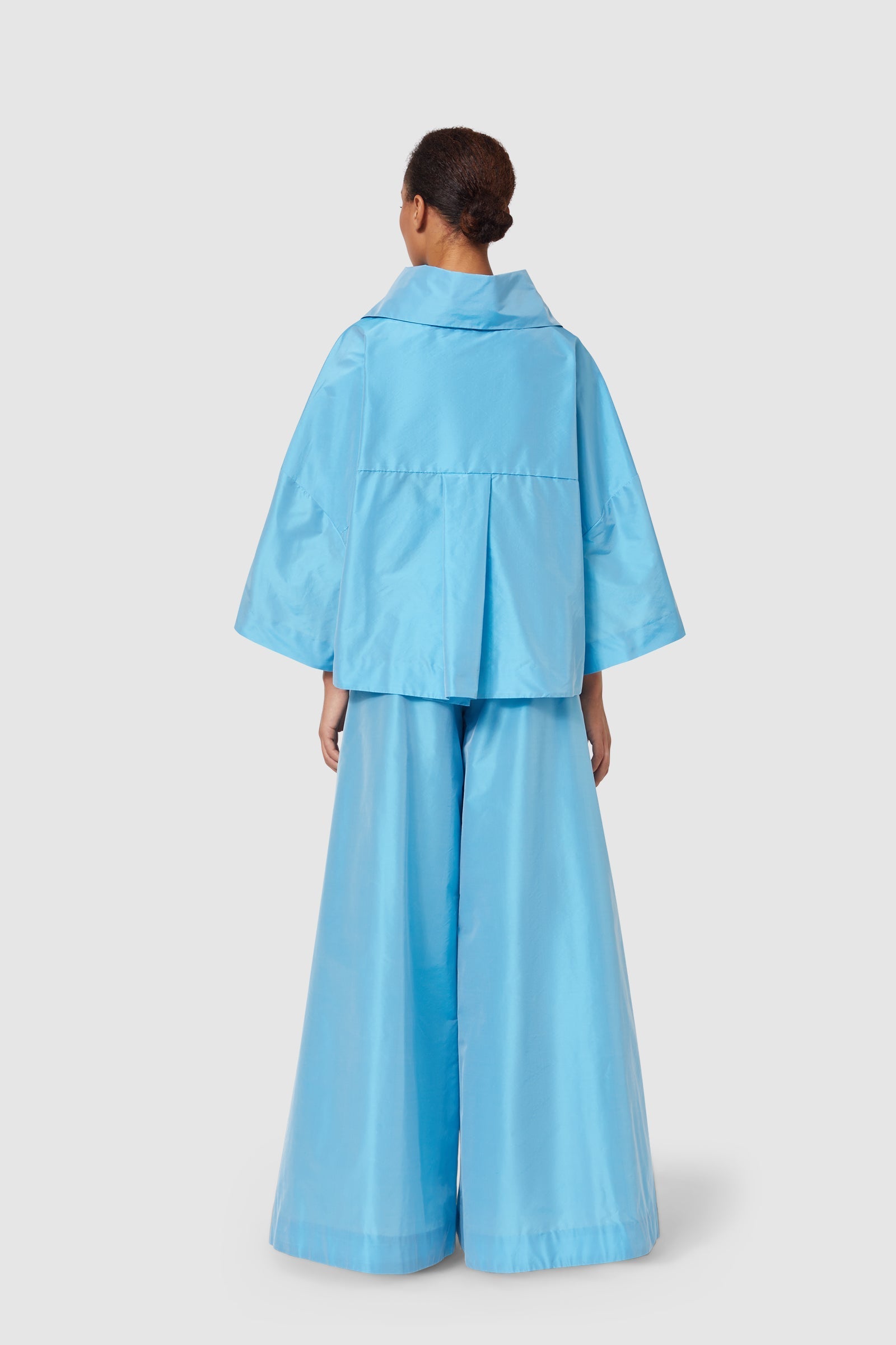 Viktor & Rolf-EXTREME SHIRT JACKET-Jacken & Mäntel-Black-Deal-Outlet-by-ARCHIVIST