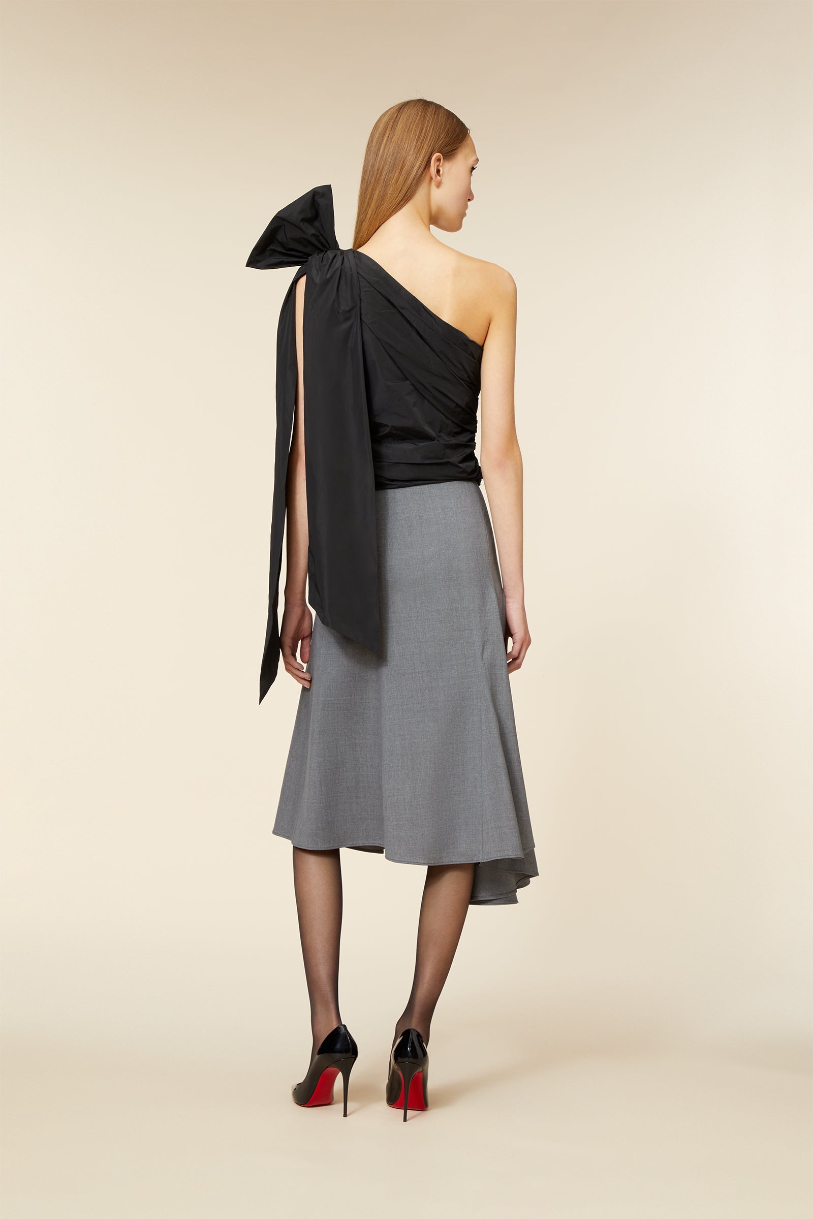 ONE-SHOULDER DRAPE BOW SHIRT