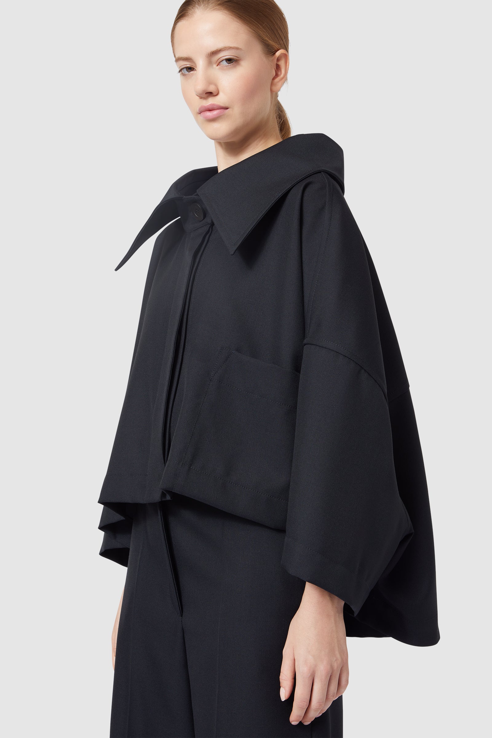 Viktor & Rolf-EXTREME SHIRT JACKET-Jacken & Mäntel-Black-Deal-Outlet-by-ARCHIVIST