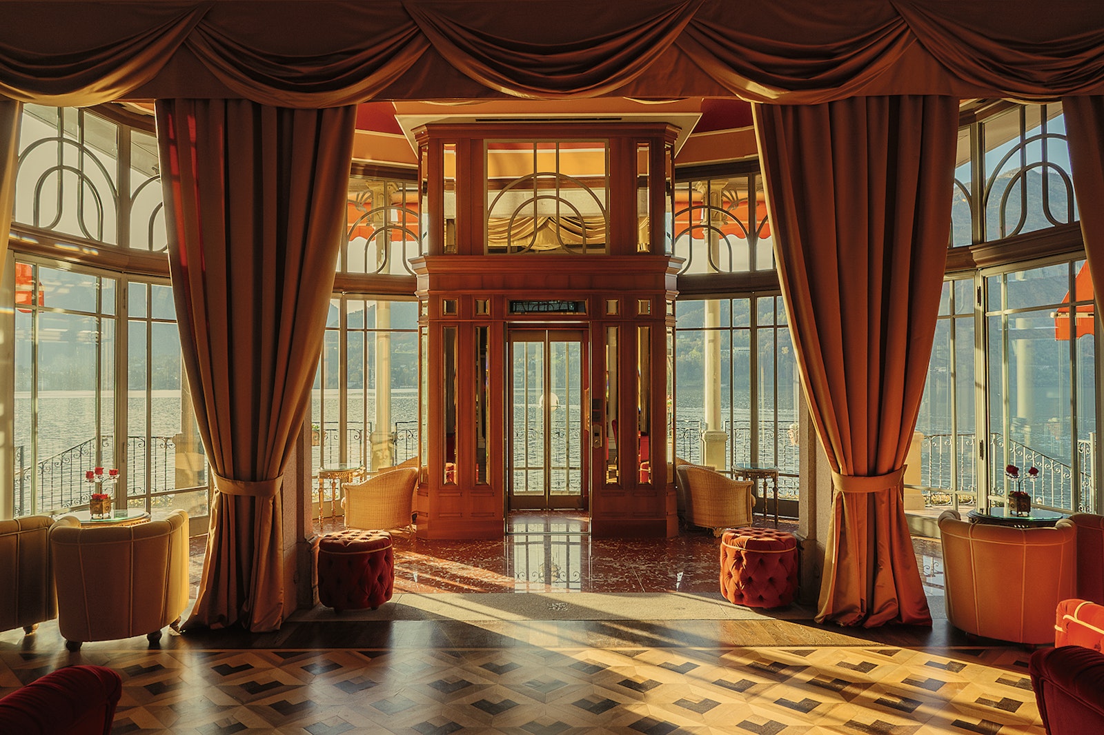 Gestalten Eu Shop-Grand Tour Italien-Book-Black-Deal-Outlet-by-ARCHIVIST