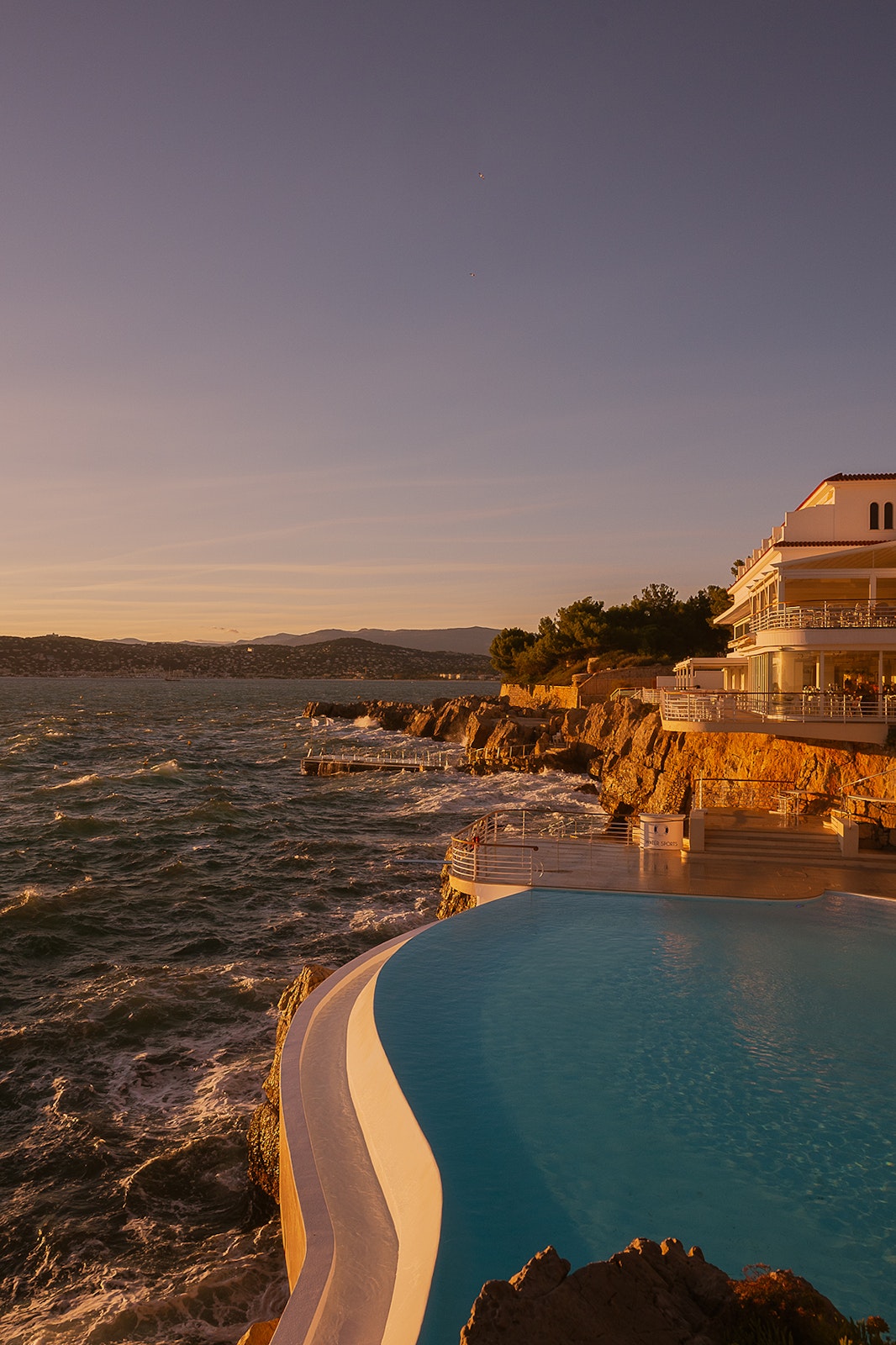 Gestalten Eu Shop-Grand Tour Provence-Book-Black-Deal-Outlet-by-ARCHIVIST