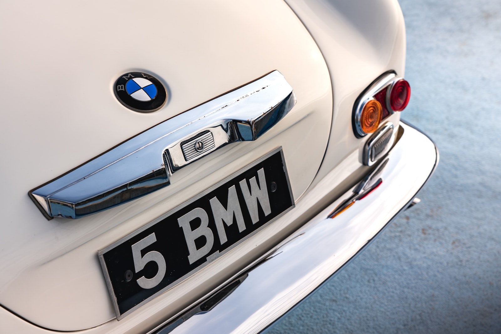 Gestalten Eu Shop-The Germans – Beautiful Machines-Book-Black-Deal-Outlet-by-ARCHIVIST