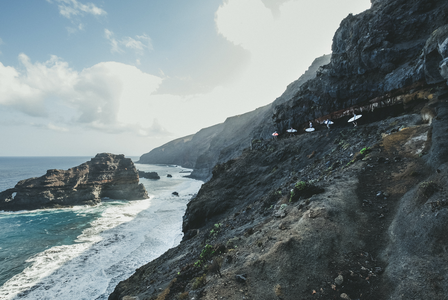 Gestalten Eu Shop-Atlas du surf-Book-Black-Deal-Outlet-by-ARCHIVIST