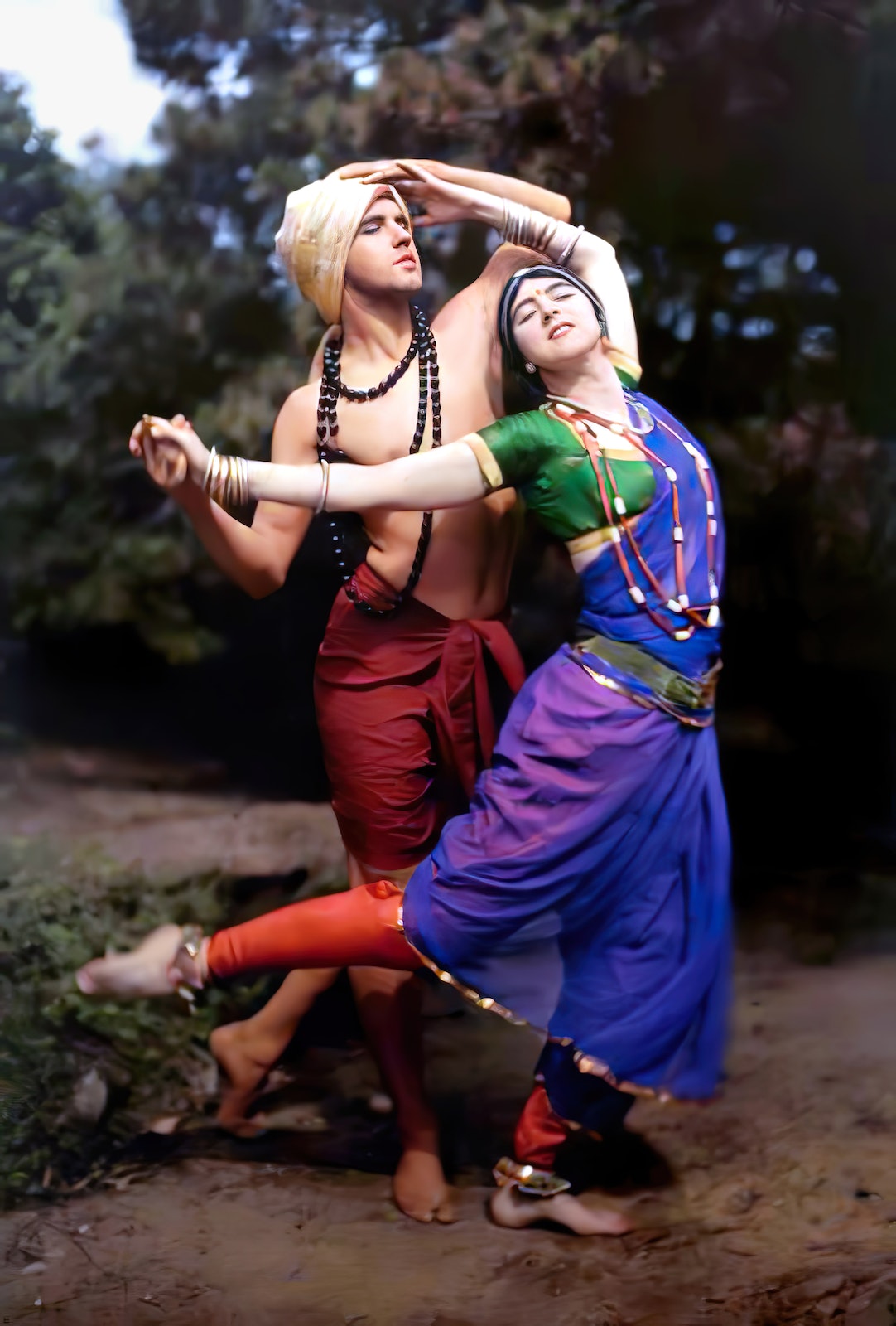 Gestalten Eu Shop-The Colors of Life-Book-Black-Deal-Outlet-by-ARCHIVIST