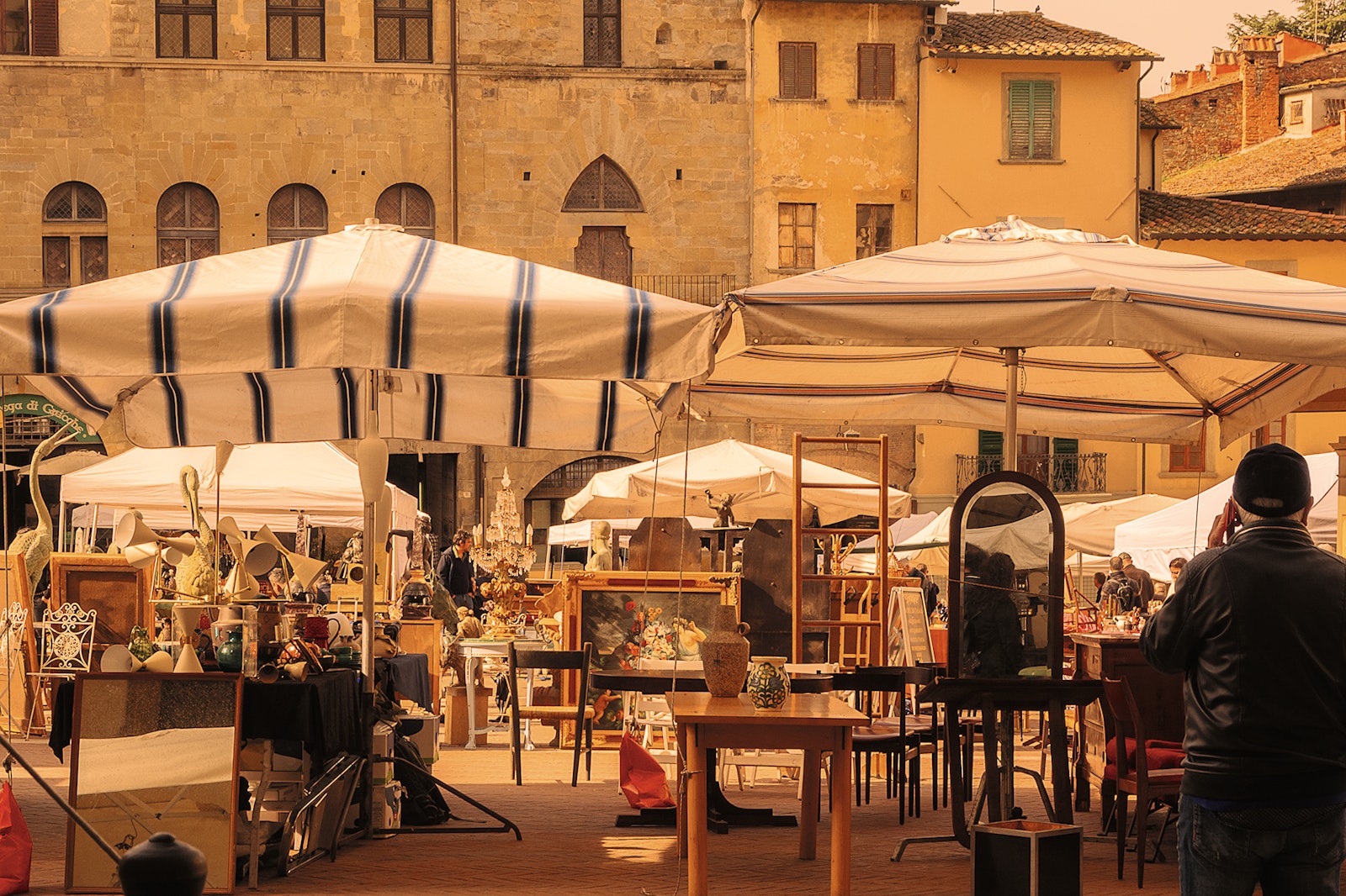 Gestalten Eu Shop-Grand Tour Italy-Book-Black-Deal-Outlet-by-ARCHIVIST