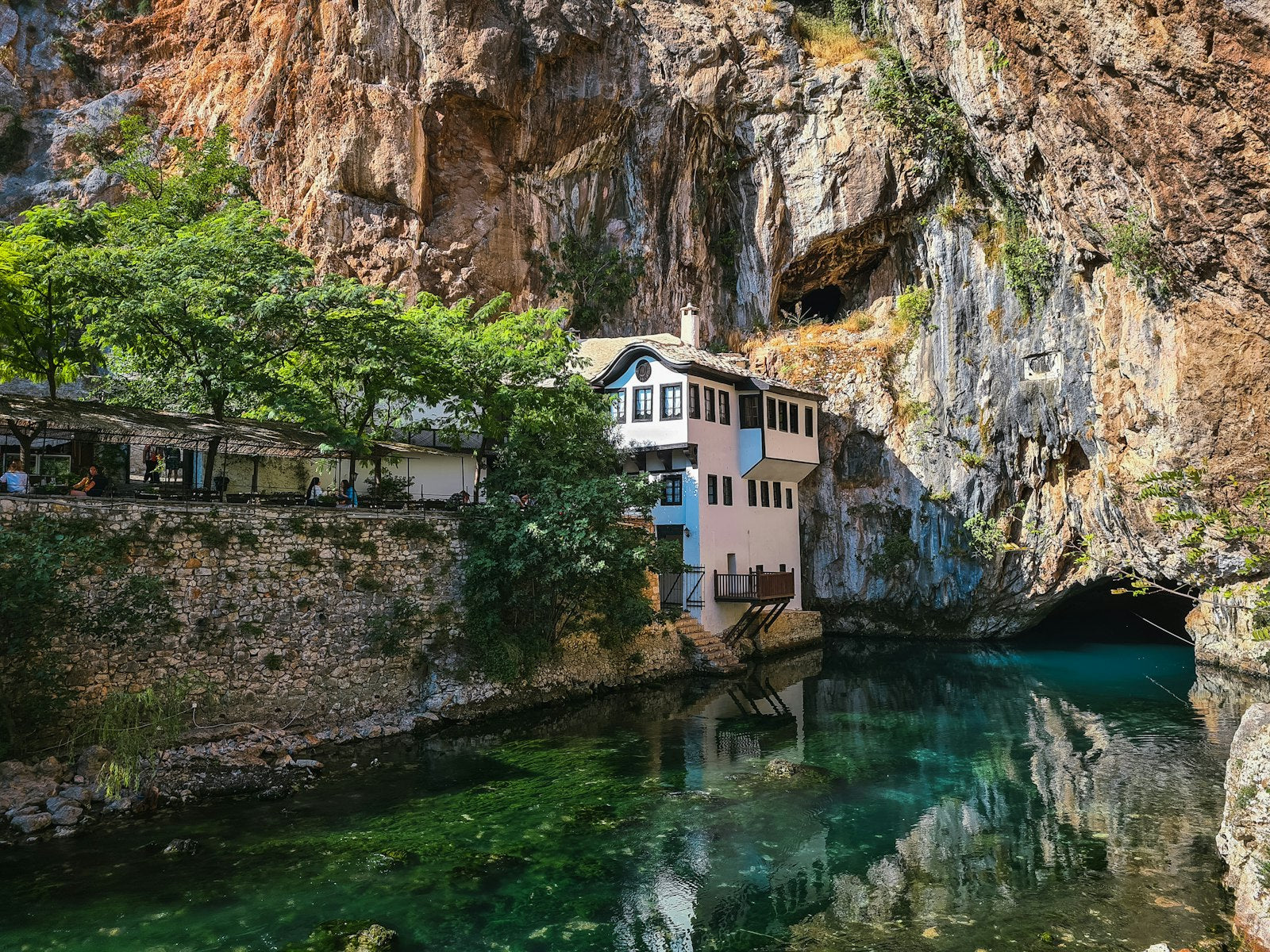 Gestalten Eu Shop-The Book of Temples-Book-Black-Deal-Outlet-by-ARCHIVIST