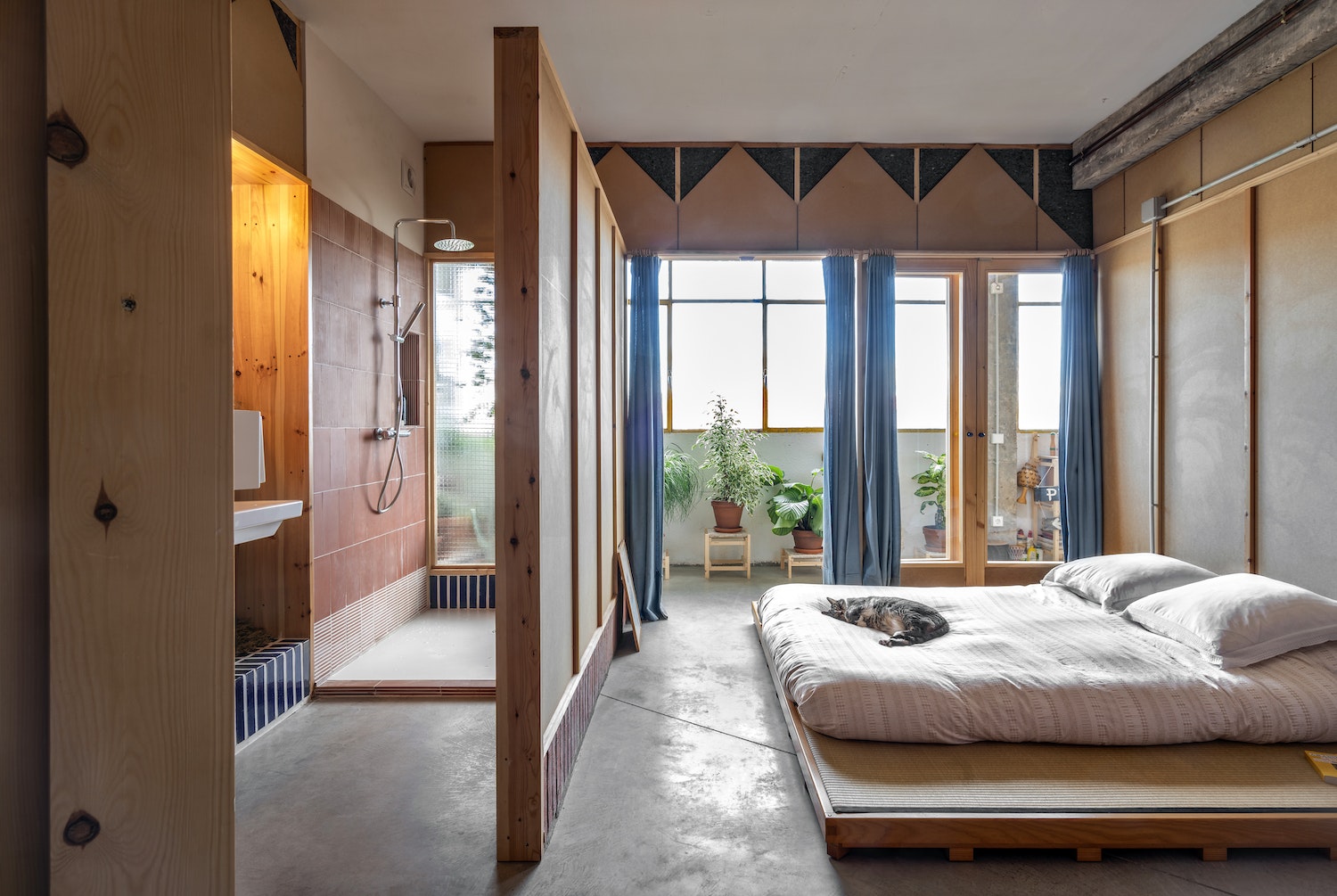 Gestalten Eu Shop-Petits espaces-Book-Black-Deal-Outlet-by-ARCHIVIST