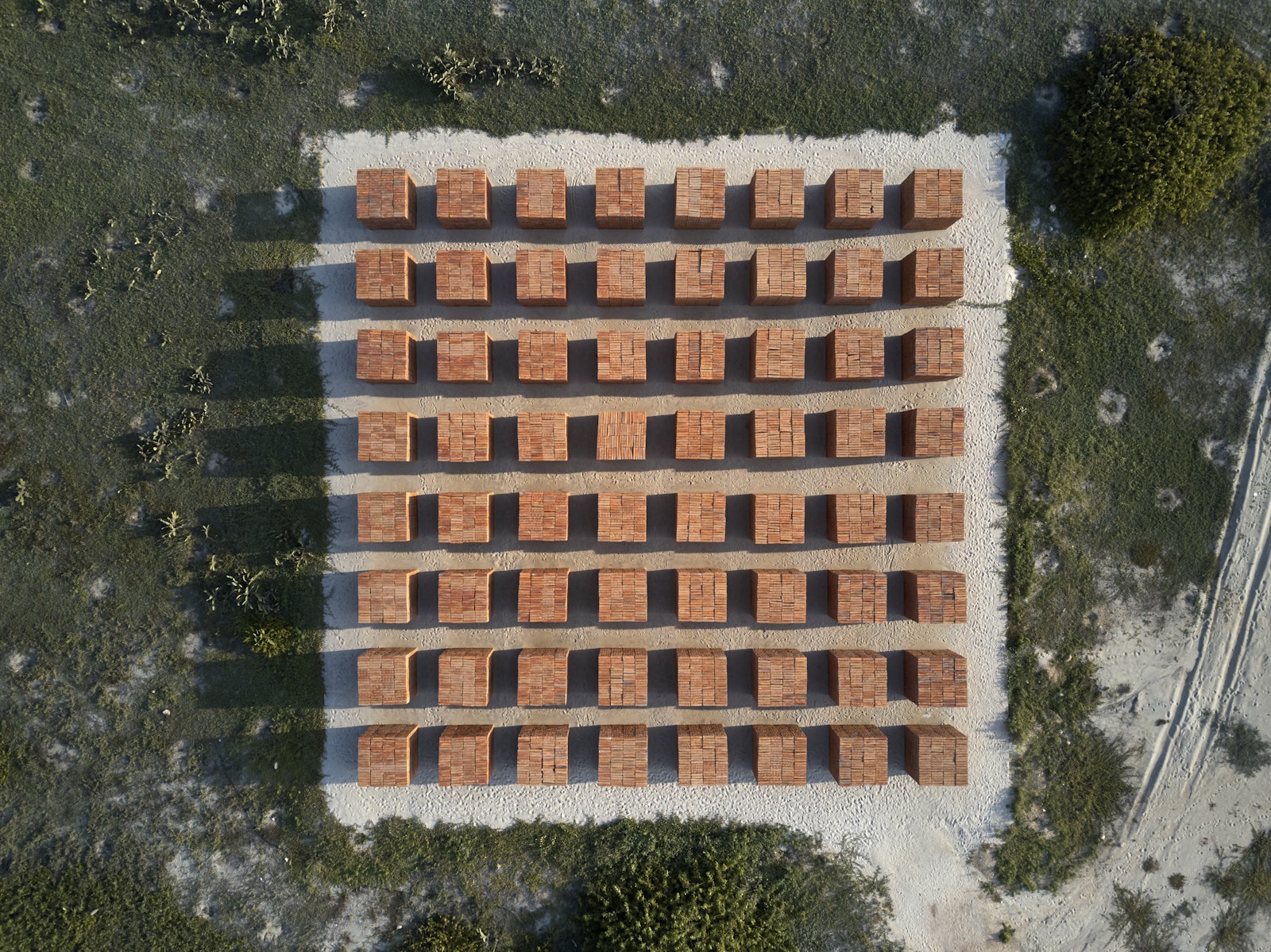 Gestalten Eu Shop-The Art Escapes Atlas-Book-Black-Deal-Outlet-by-ARCHIVIST