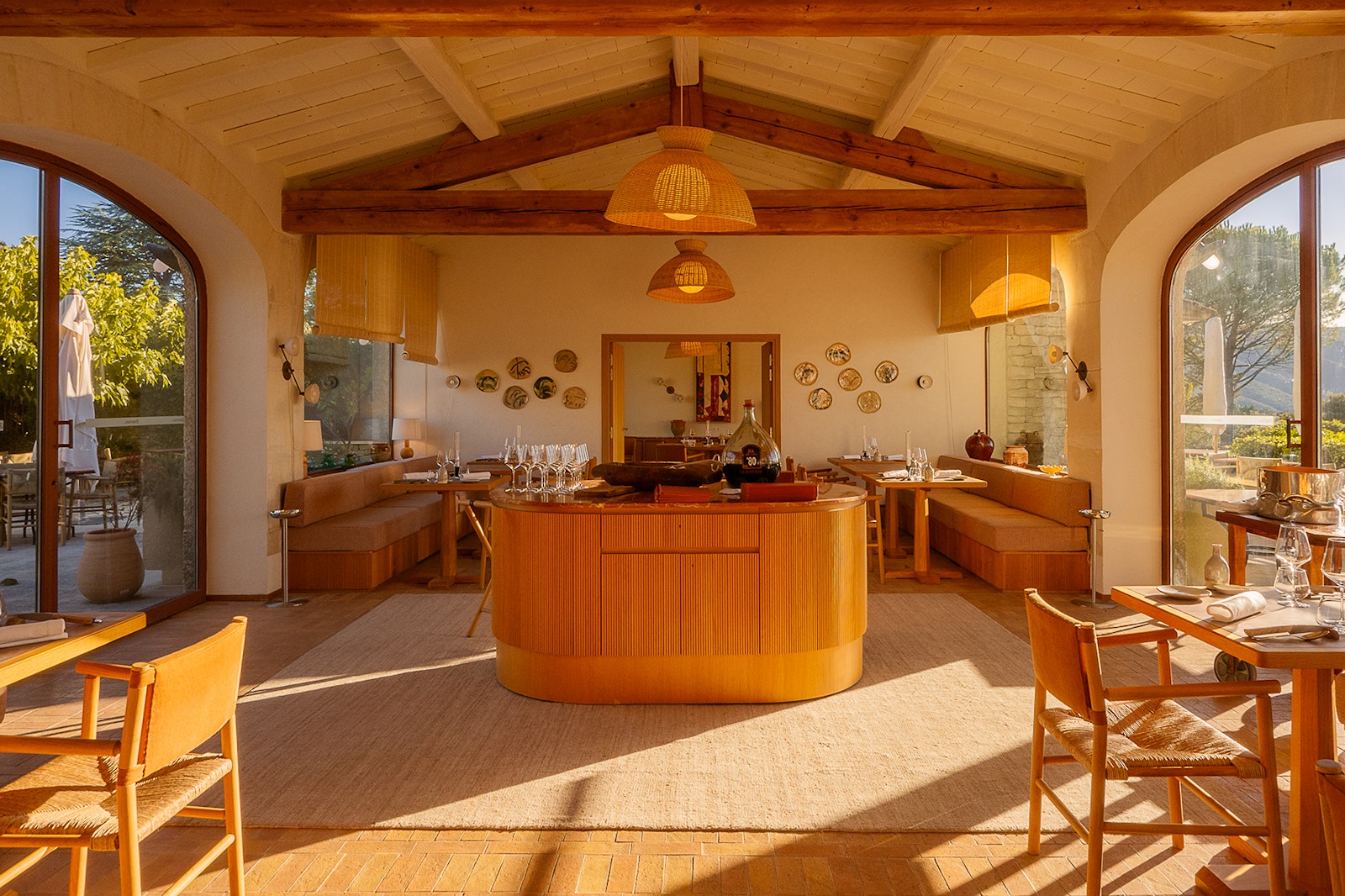 Gestalten Eu Shop-Grand Tour Provence-Book-Black-Deal-Outlet-by-ARCHIVIST