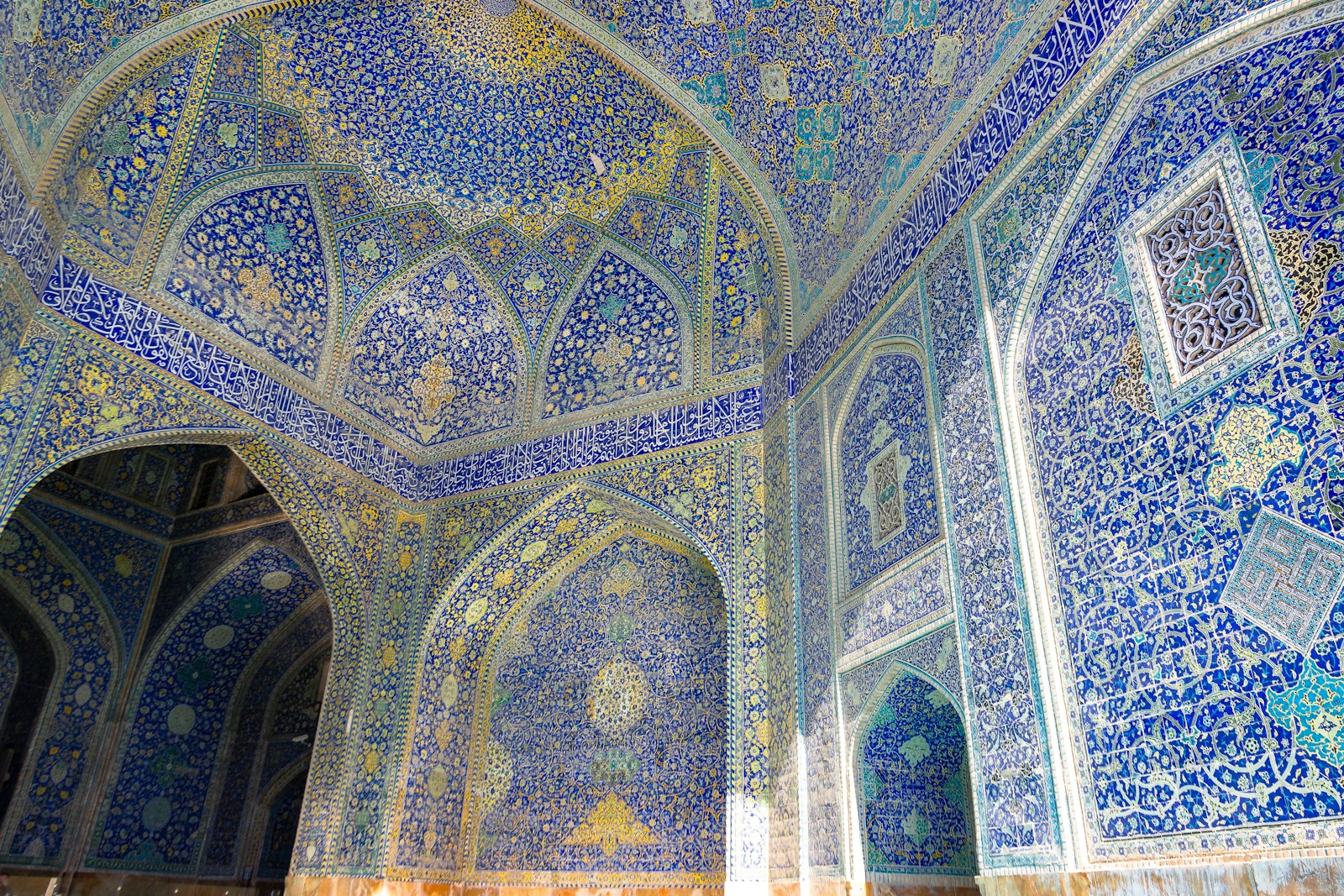 Gestalten Eu Shop-The Book of Temples-Book-Black-Deal-Outlet-by-ARCHIVIST