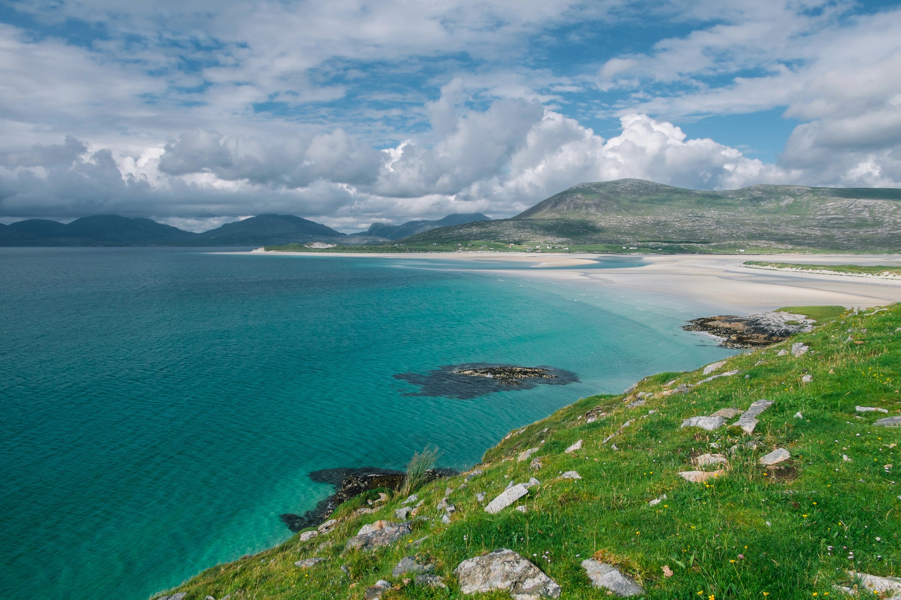 Gestalten Eu Shop-Wanderlust British & Irish Isles-Book-Black-Deal-Outlet-by-ARCHIVIST