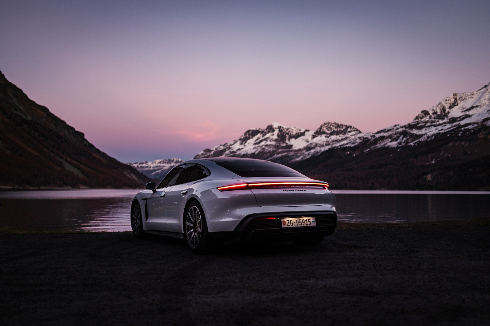 Gestalten Eu Shop-The Germans – Beautiful Machines-Book-Black-Deal-Outlet-by-ARCHIVIST