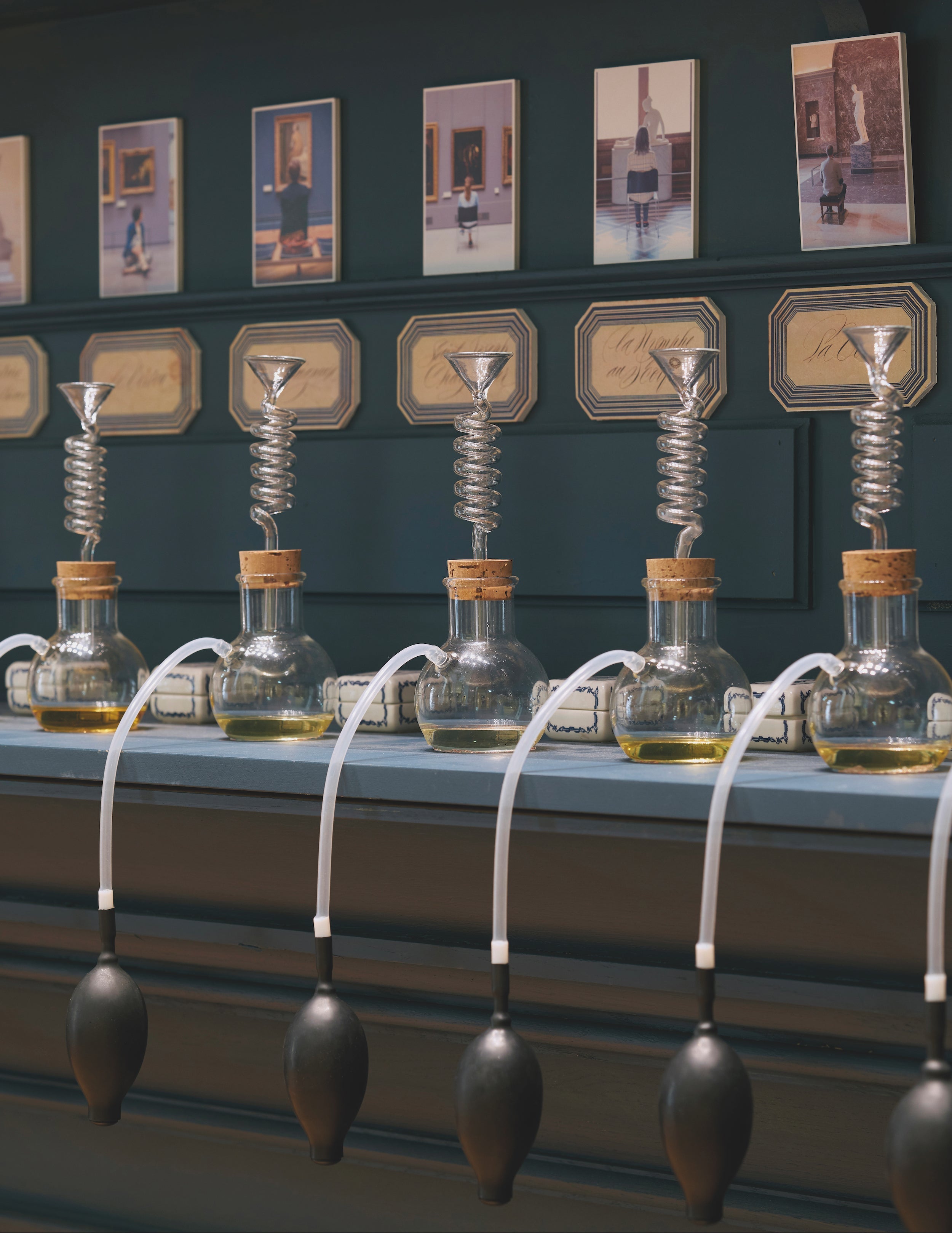 Gestalten Eu Shop-The Beauty of Time Travel-Book-Black-Deal-Outlet-by-ARCHIVIST