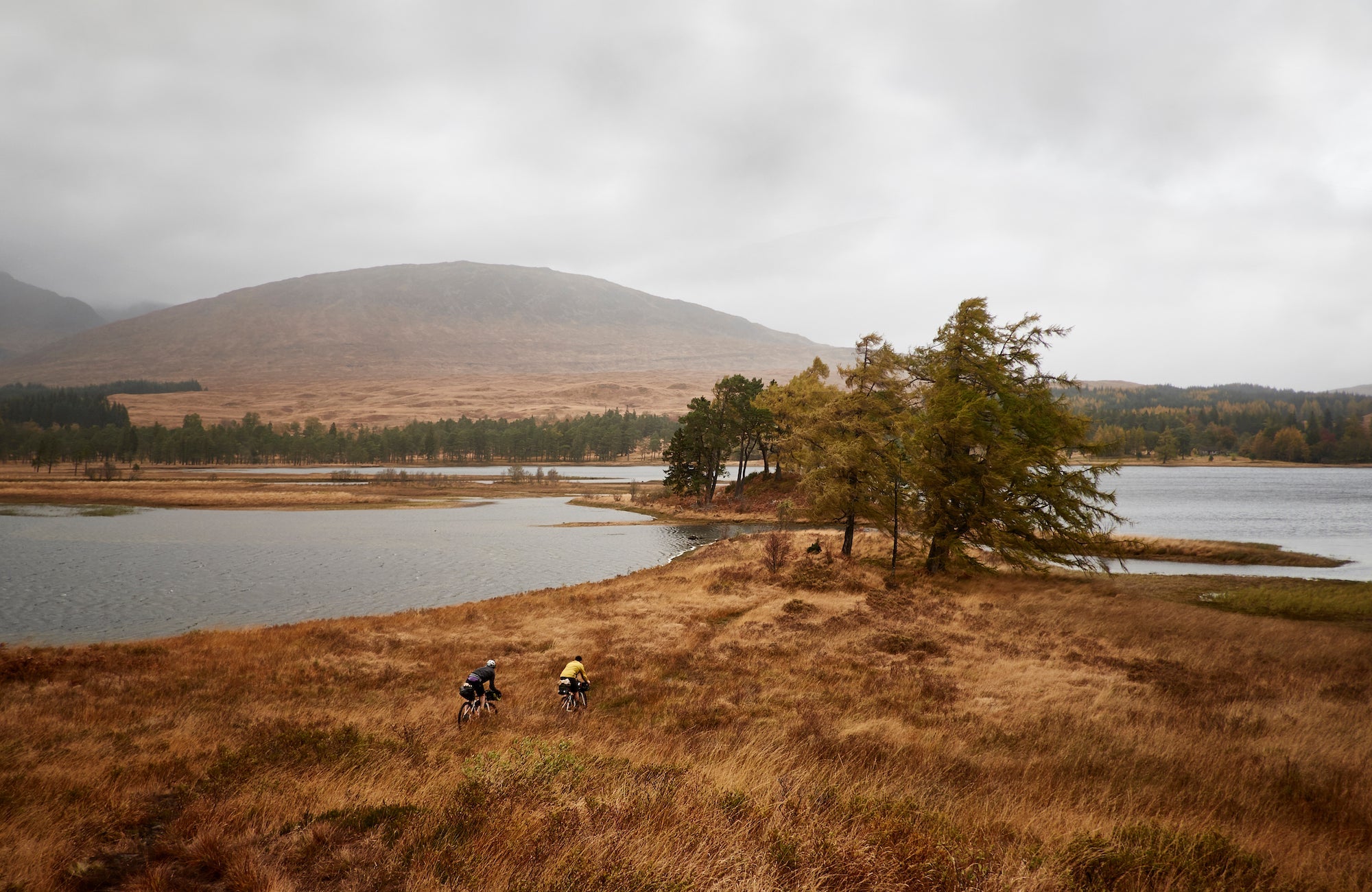 Gestalten Eu Shop-Bikepacking-Book-Black-Deal-Outlet-by-ARCHIVIST