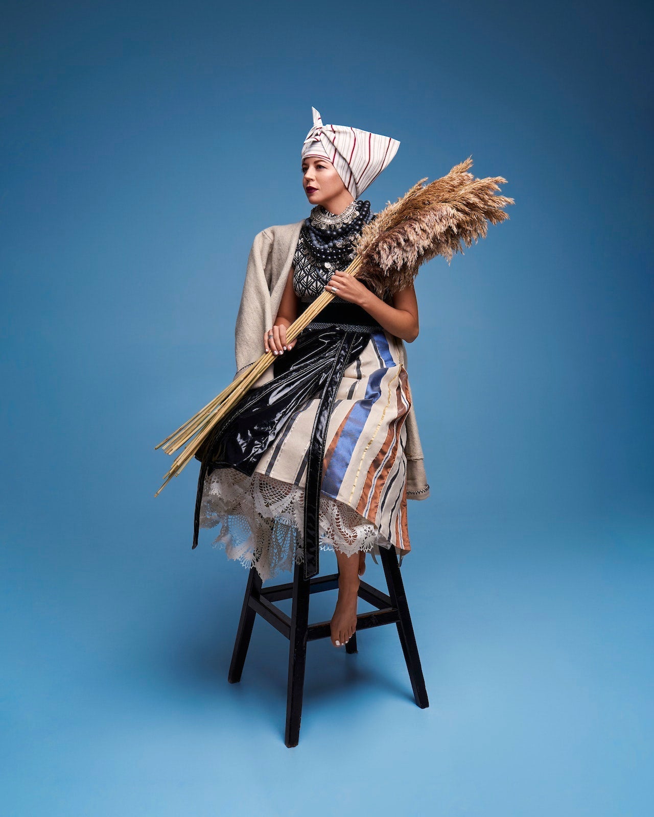 Gestalten Eu Shop-Ukraine Rising-Book-Black-Deal-Outlet-by-ARCHIVIST