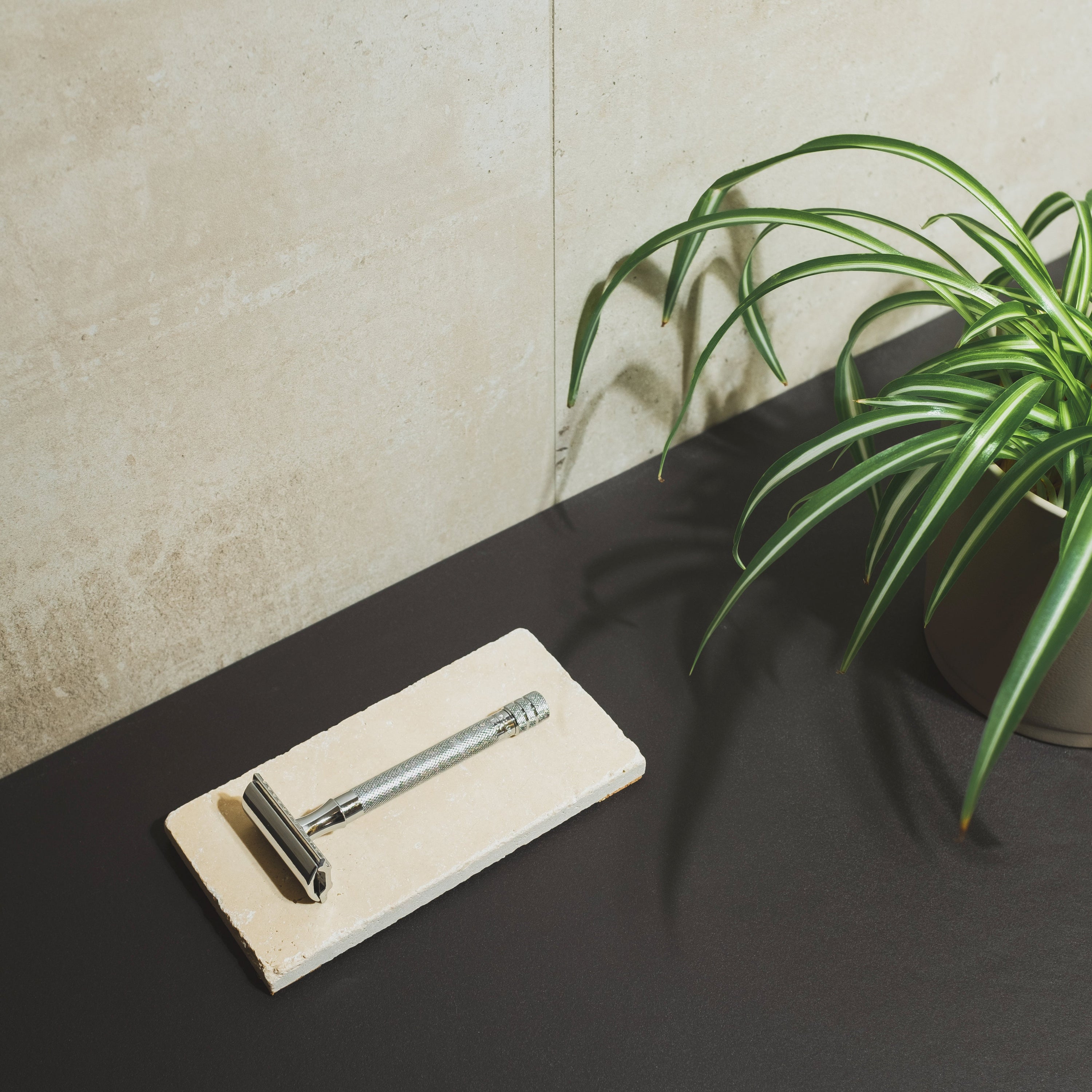 ∴ Therefore Beauty-Rasierhobel | aus Metall, rostfrei | mit günstigen Klingen | unisex | Gesicht + Körper + Intimbereich-Black-Deal-Outlet-by-ARCHIVIST