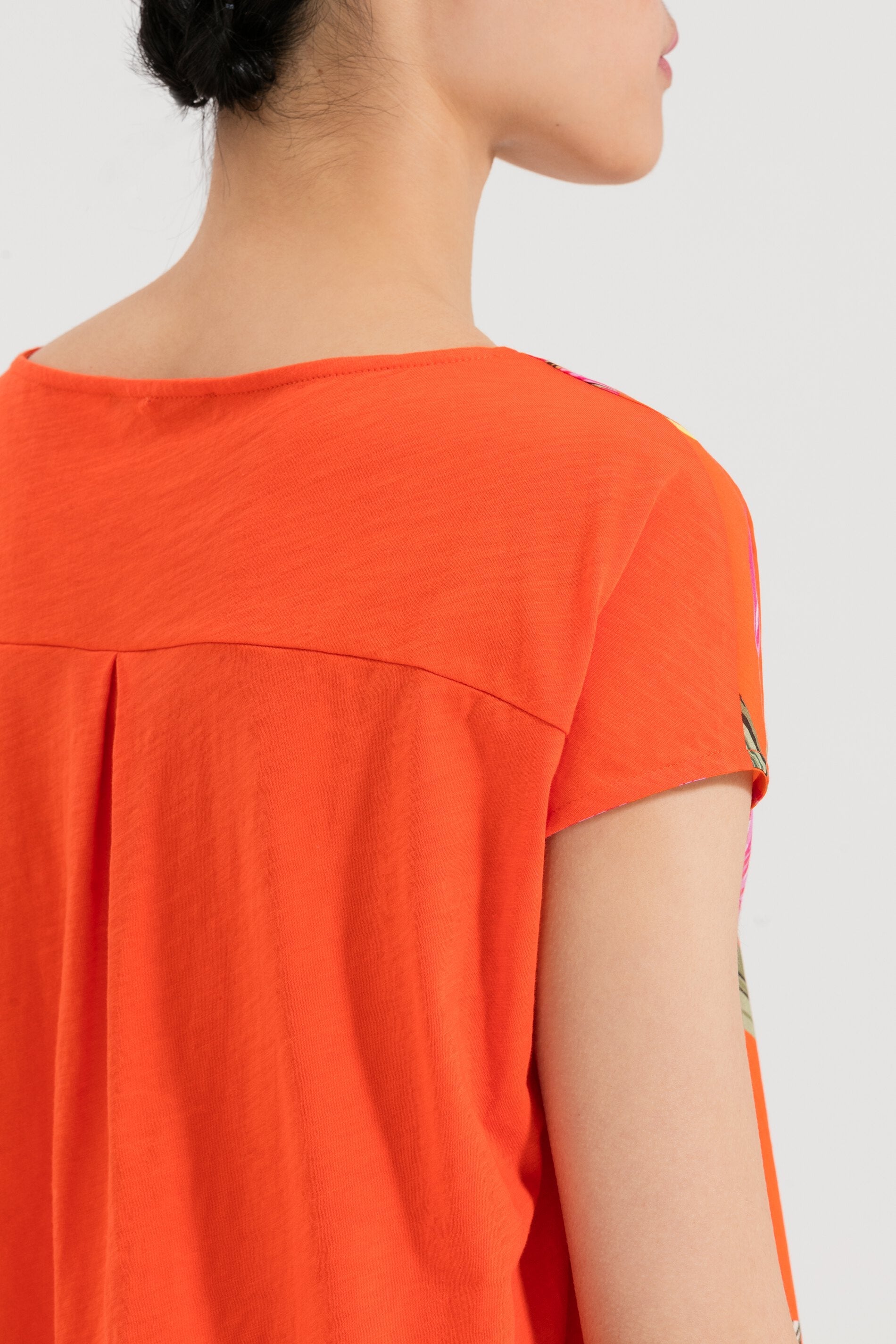 LUISA-CERANO-OUTLET-SALE-T-Shirt mit Lily-Print-ARCHIVIST