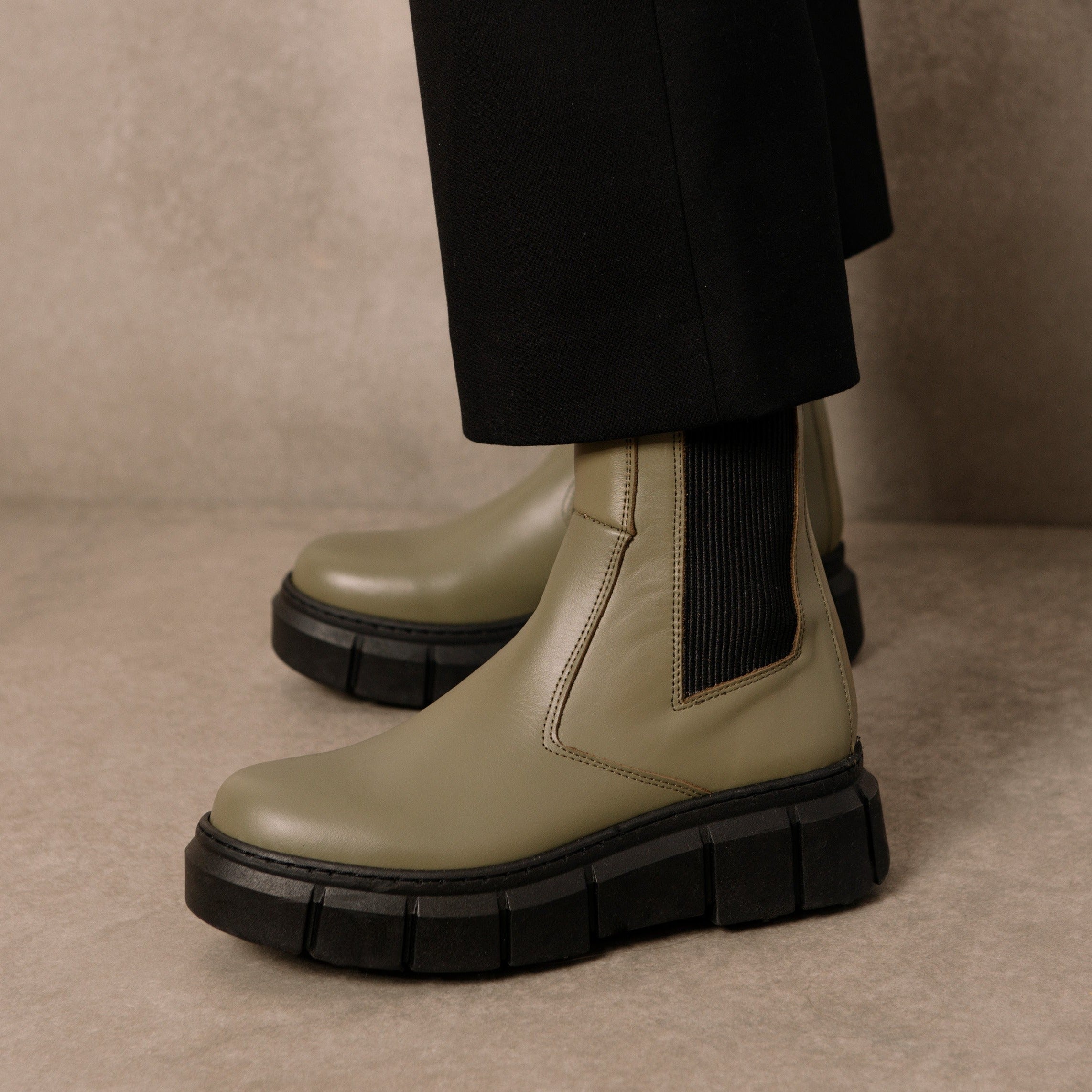 Armor Khaki Boots ALOHAS