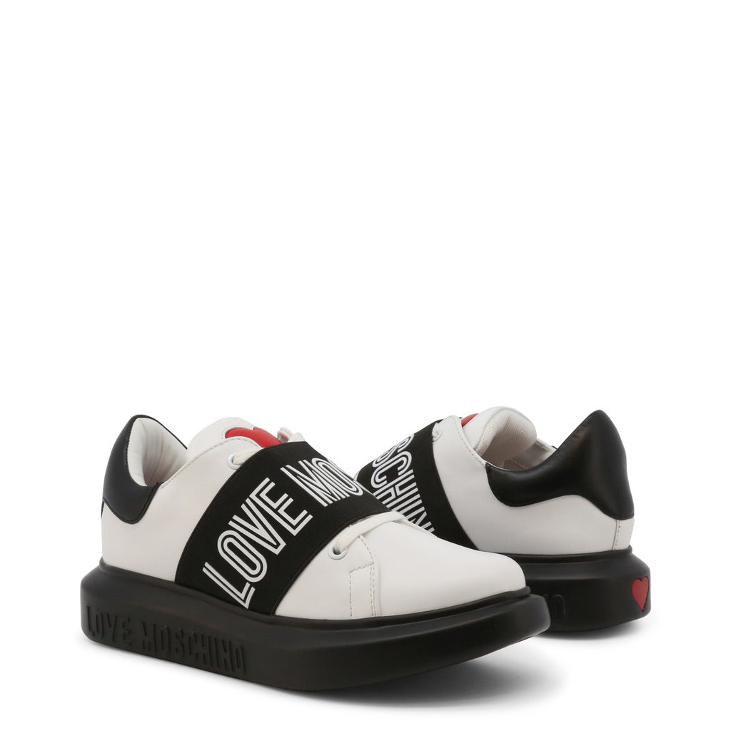 Leather sneakers with logo